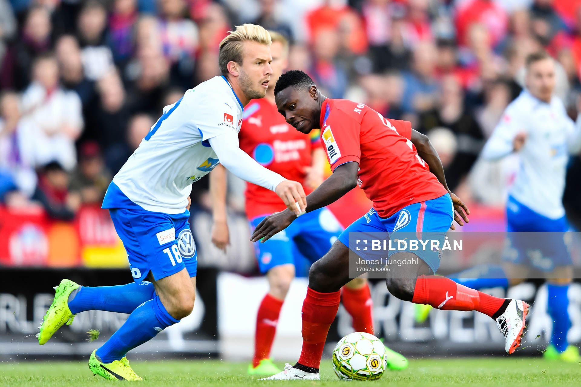 Värnamos Simon Nilsson och Helsingborgs Oke Akpoveta