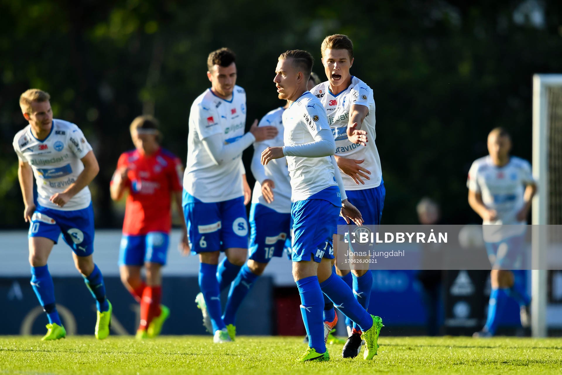 Värnamos Melvin Frithzell jublar