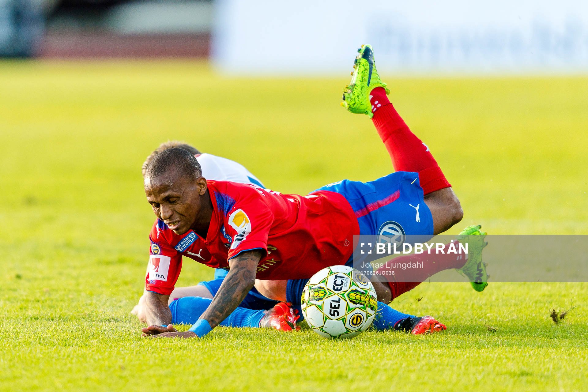 Helsingborgs Bradley Surprise Ralani faller