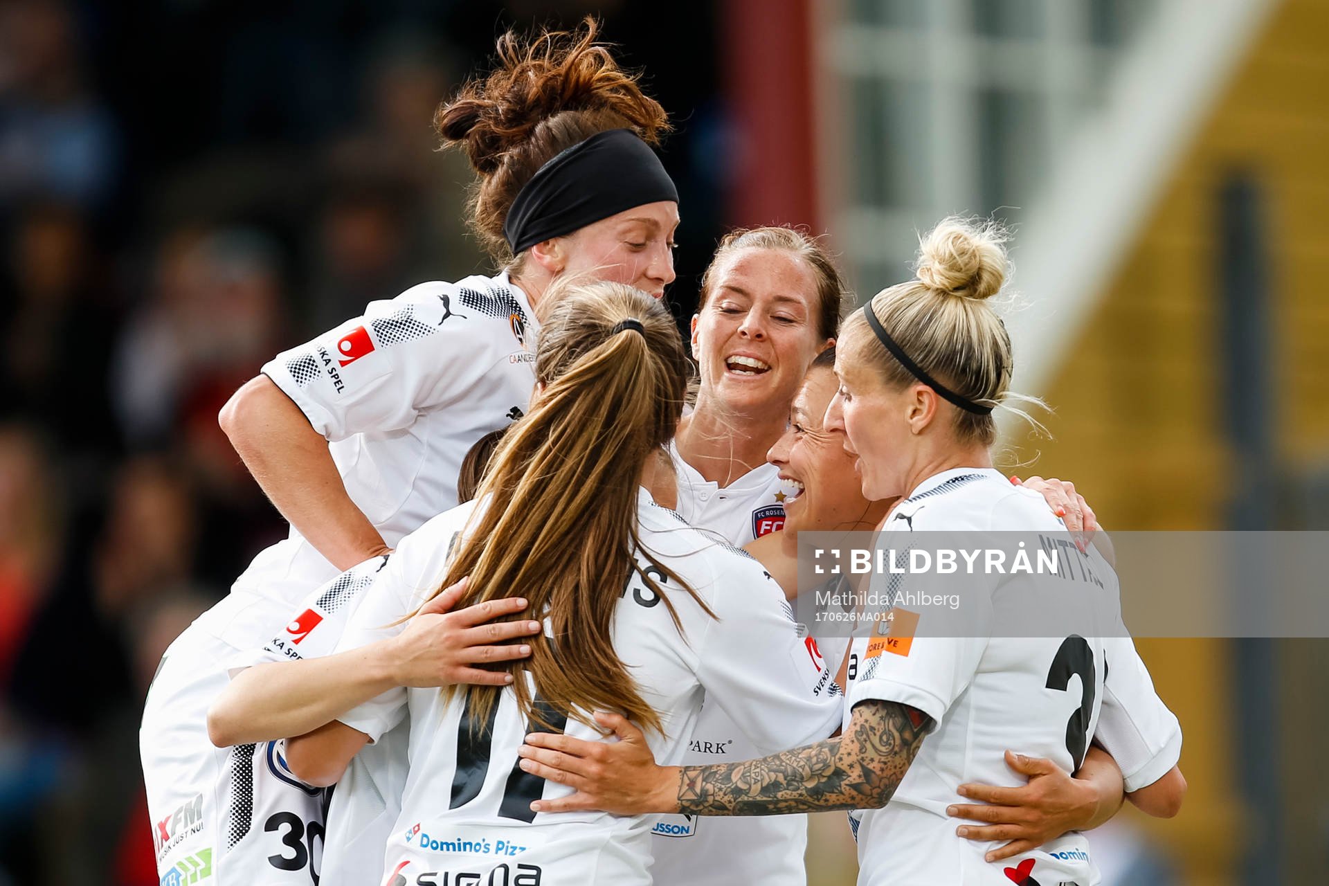 Rosengårds spelare jublar