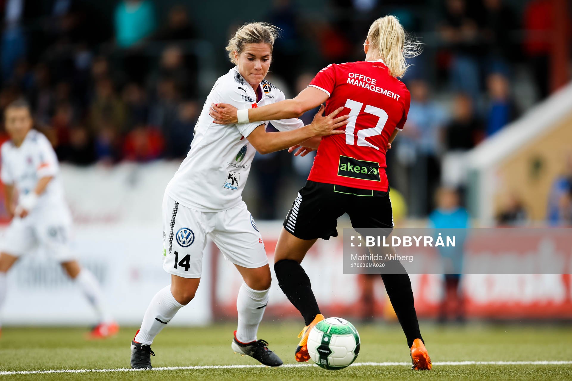 Rosengårds Hanna Folkesson och LB07s Nellie Lilja