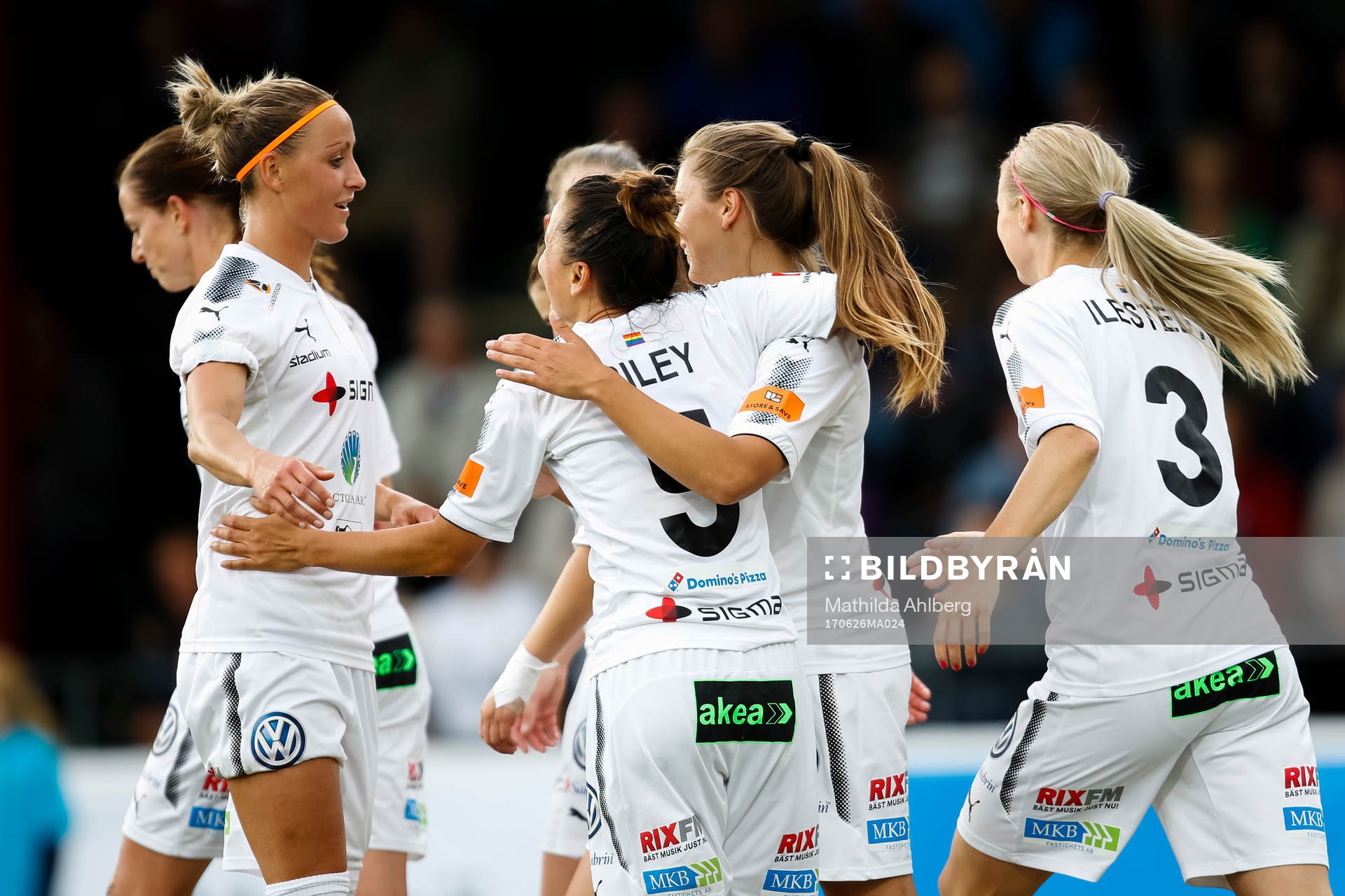 Rosengårds spelar jublar