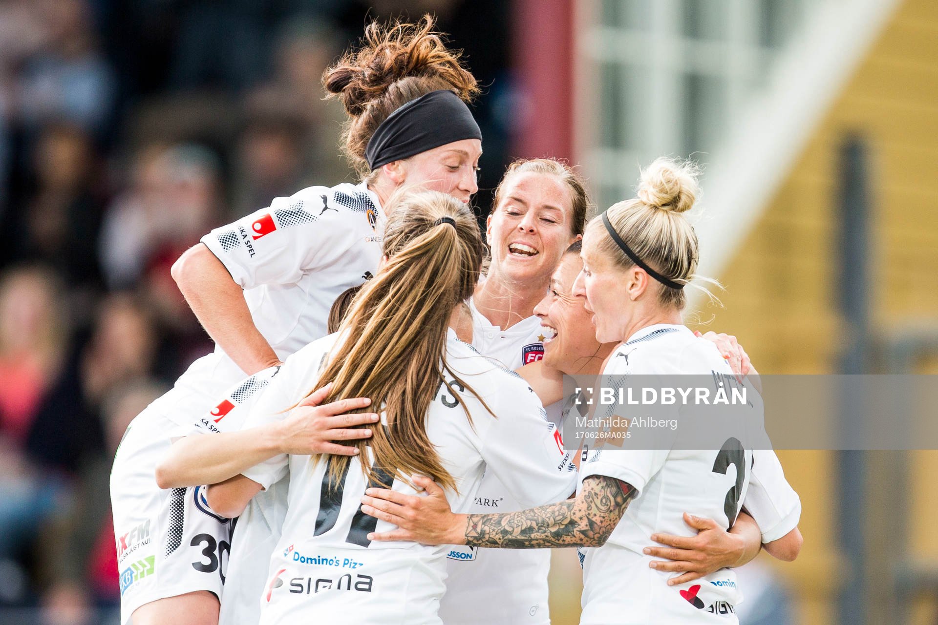 Rosengårds spelare jublar