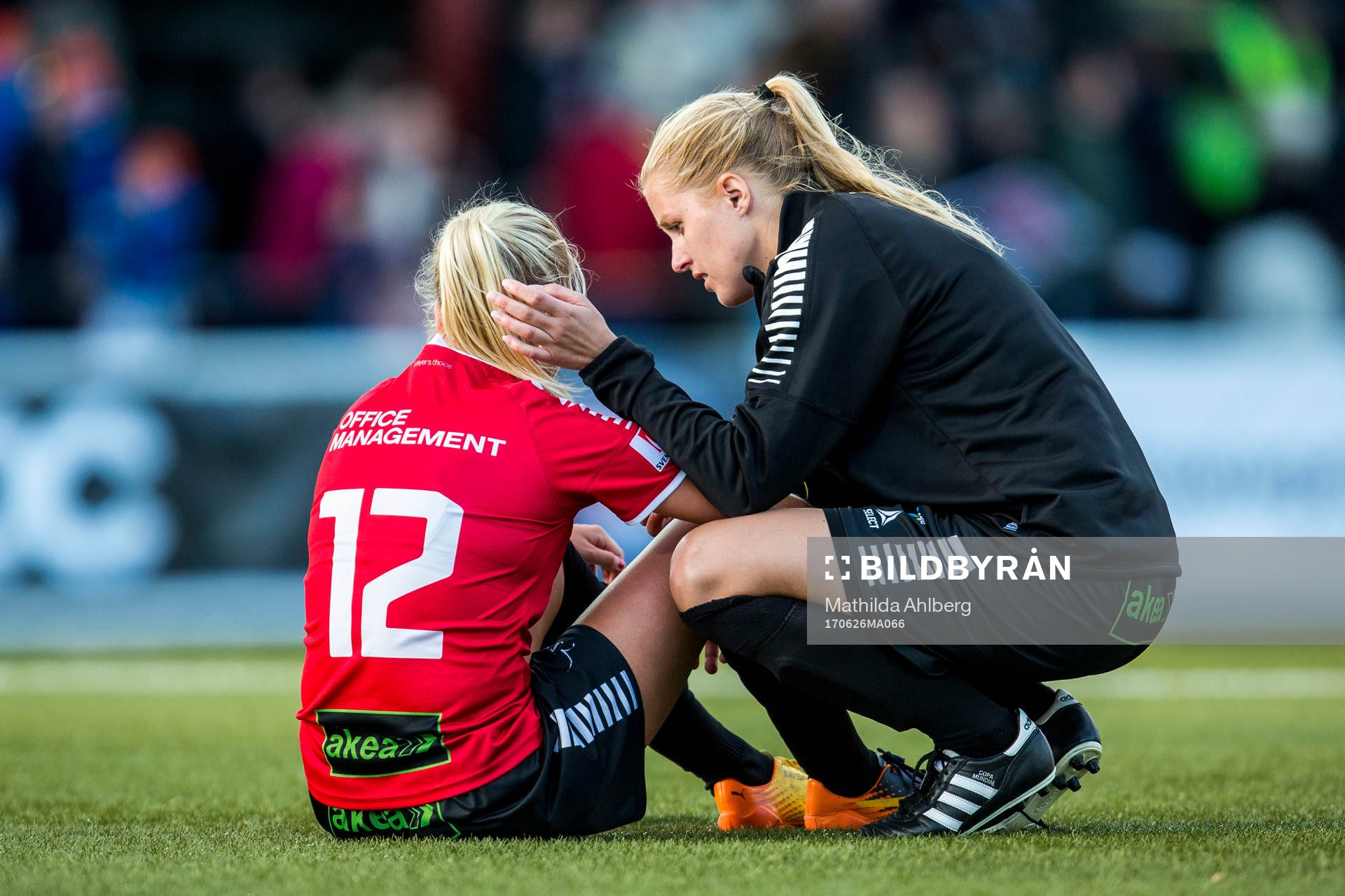 LB07s Nellie Lilja tröstas