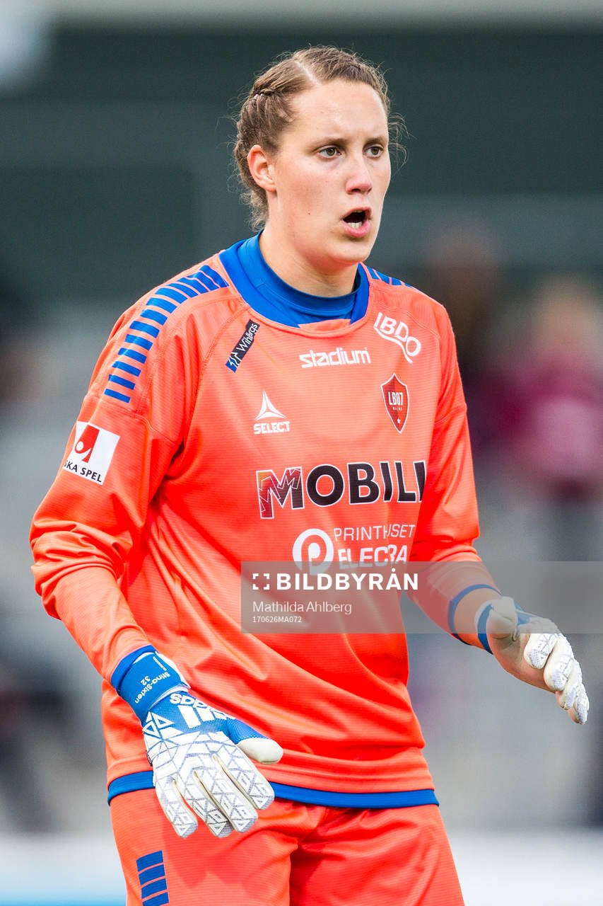 LB07s målvakt Emma Lind