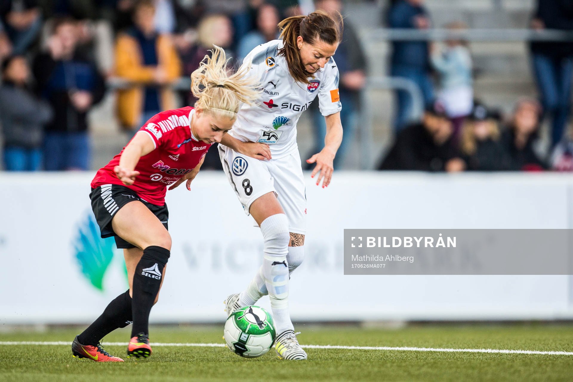 Rosengårds Lotta Schelin och LB07s Malin Winberg