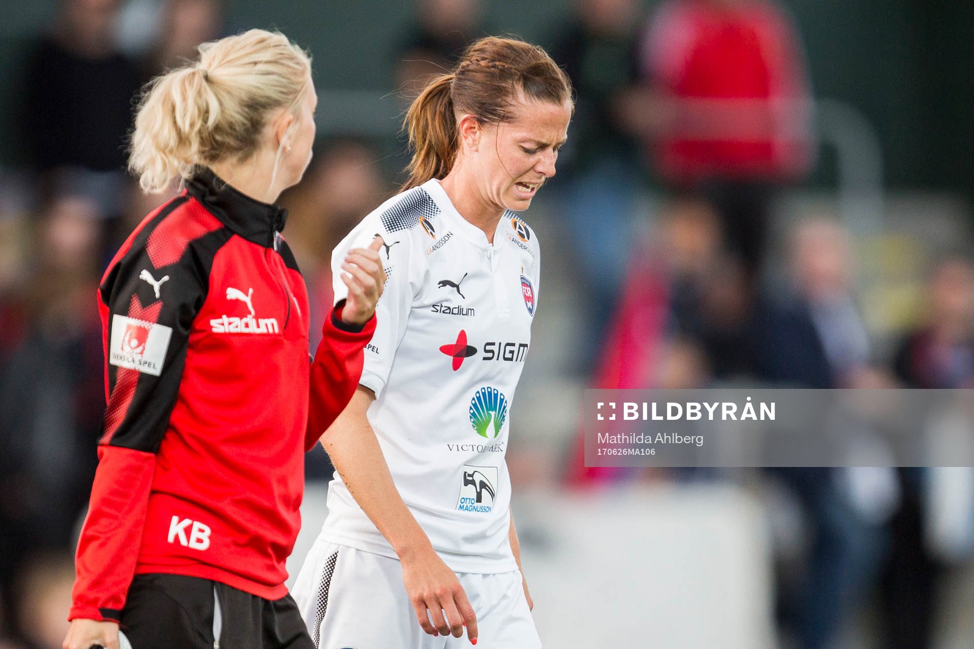 Rosengårds Lotta Schelin grimaserar