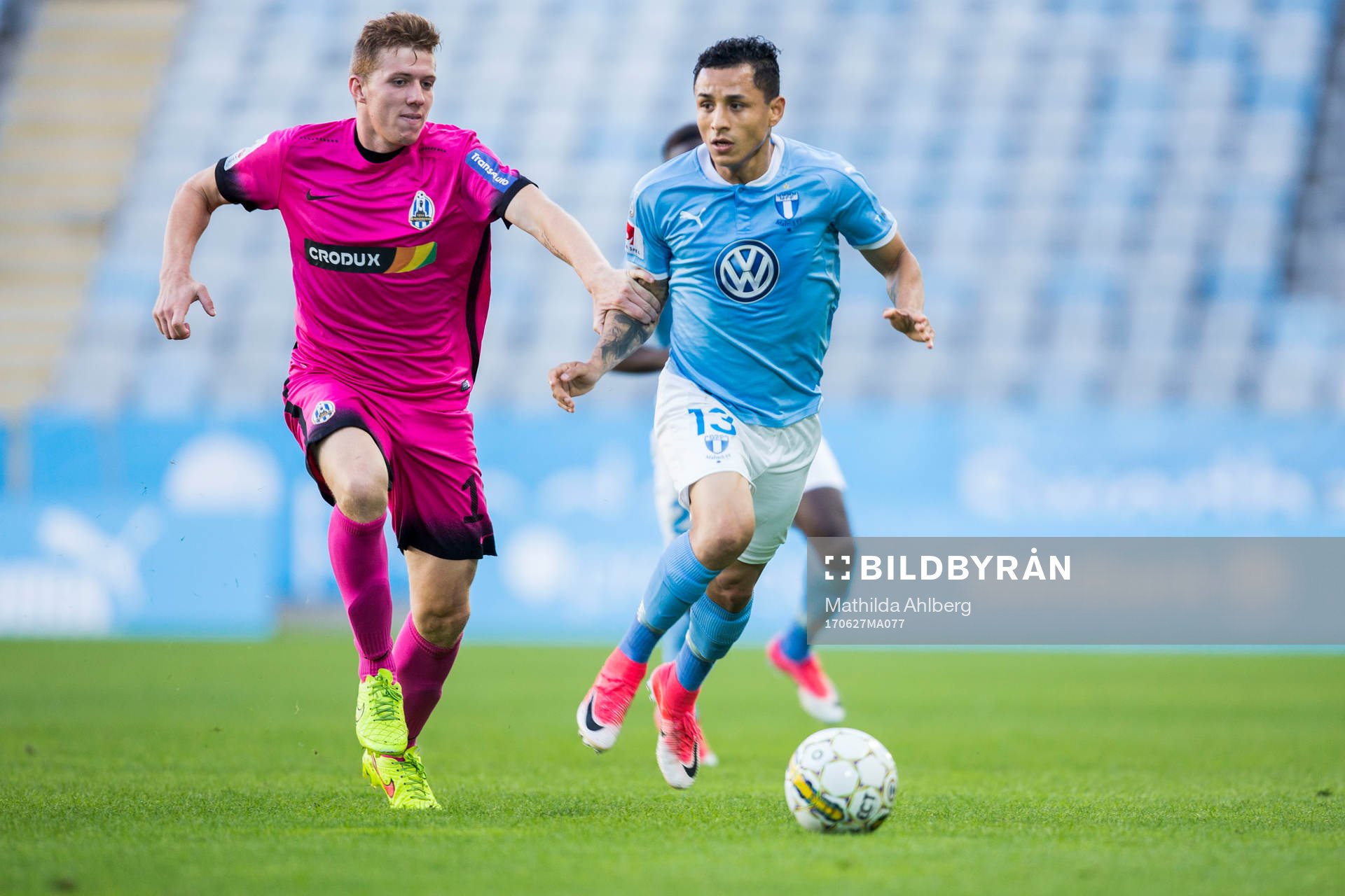 Zagrebs Matrko Babic och Malmö FFs Yoshimar Yotún