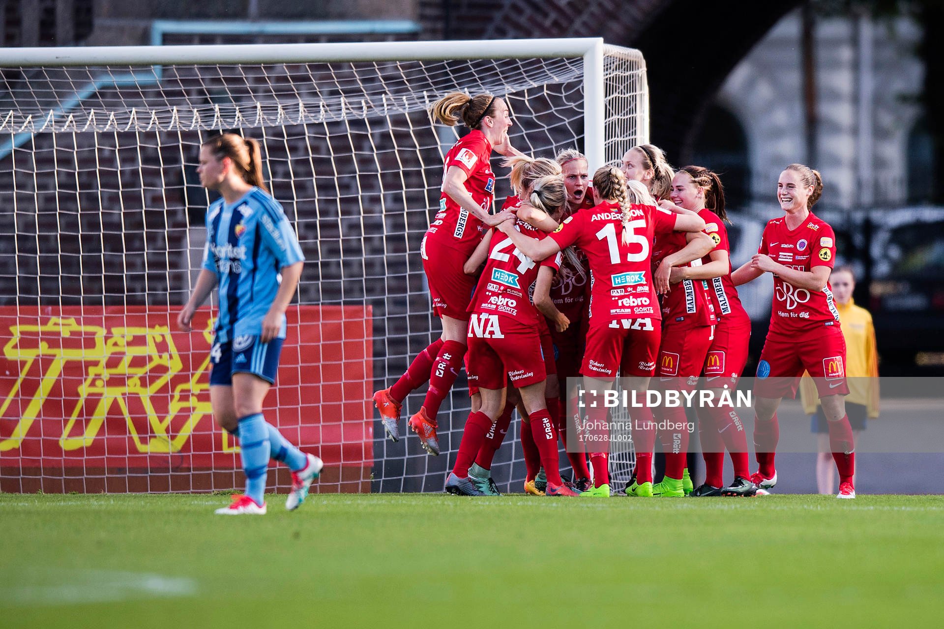 Örebros spelare jublar