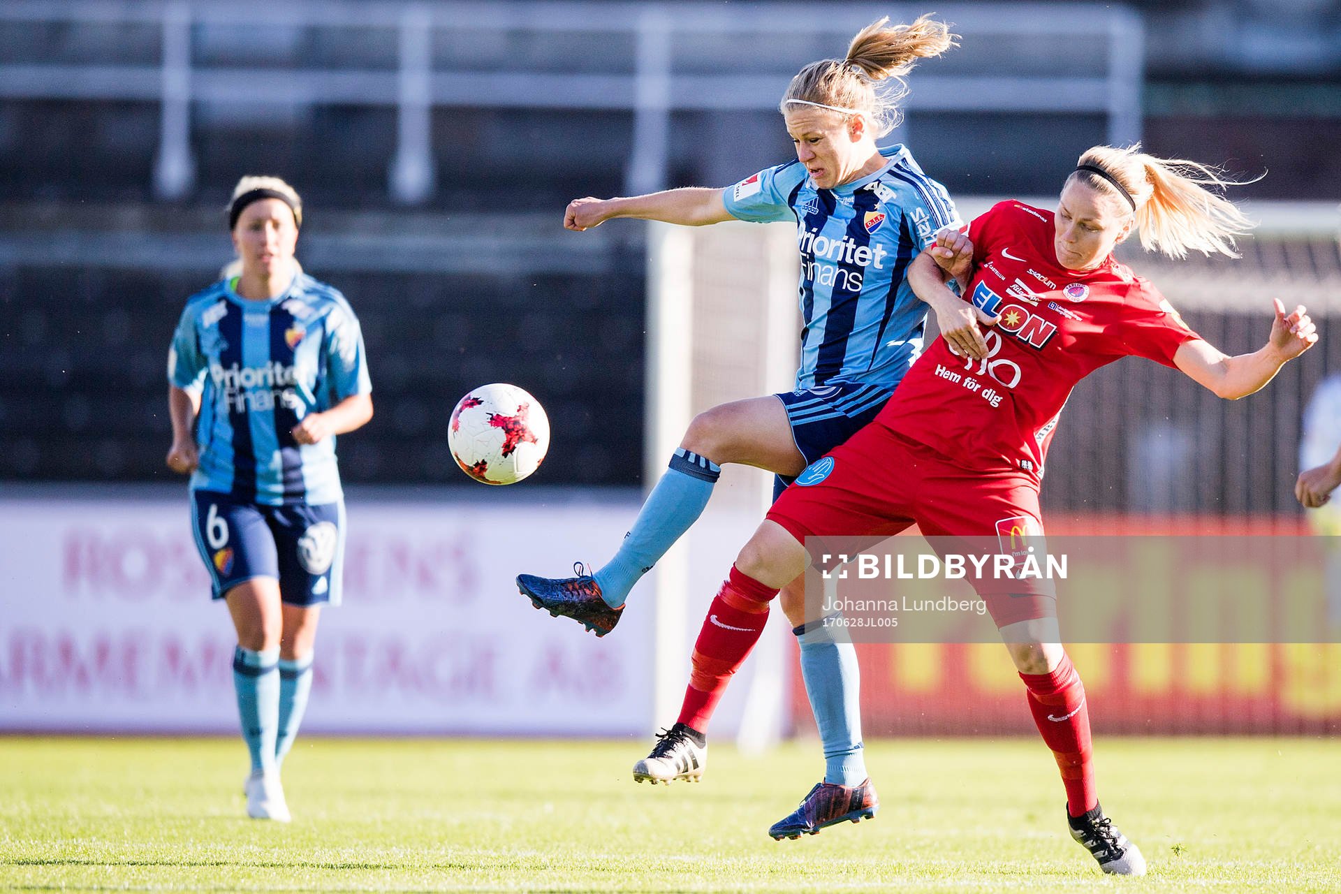 Djurgårdens Katrin Schmidt mot Örebros Lisa Dahlkvist