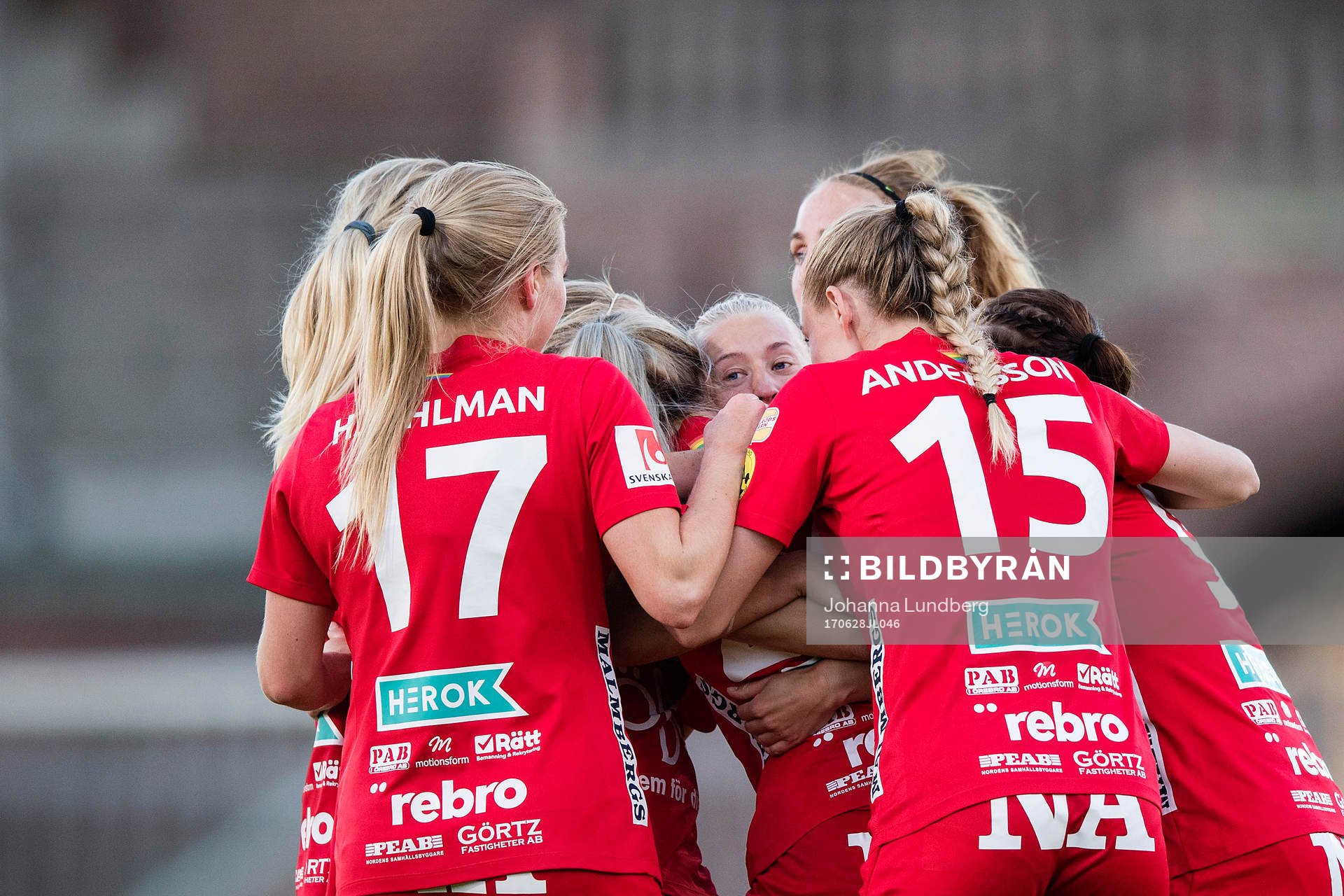 Örebros spelare jublar