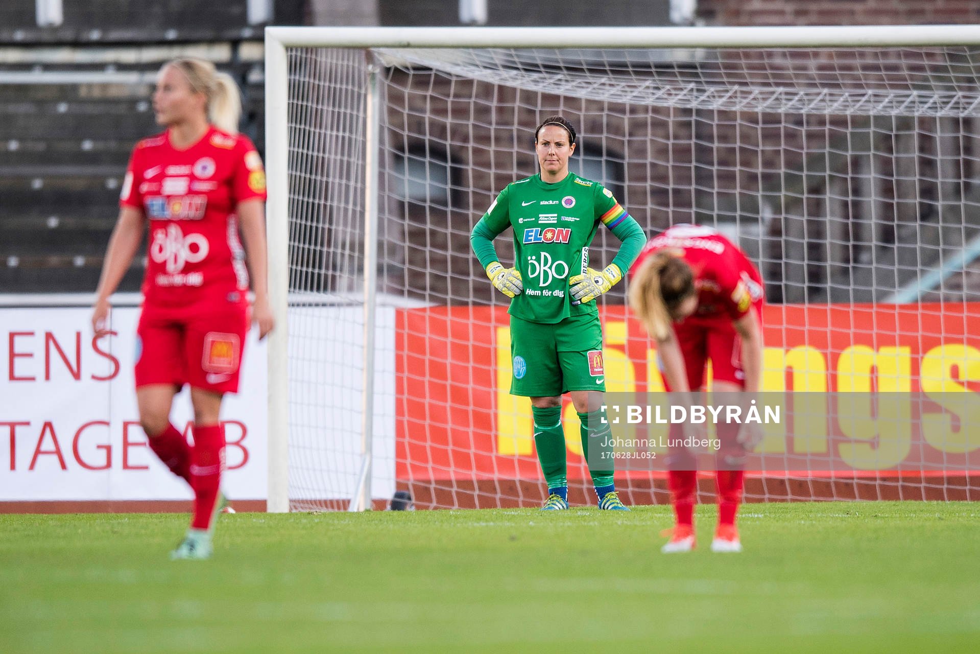 Örebros målvakt Carola Söberg deppar