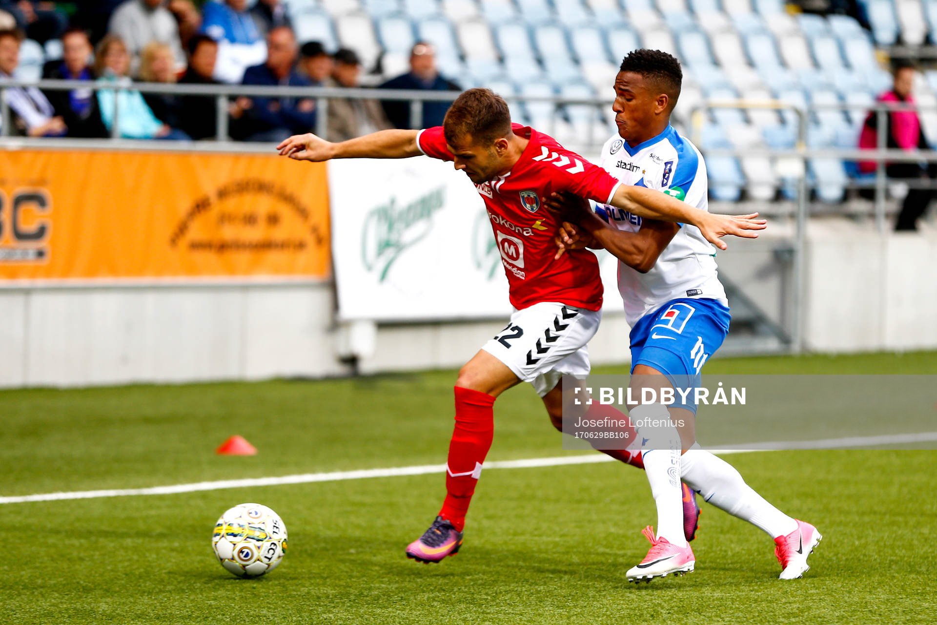 Norrköpings Niclas Eliasson och Pristinas Lorik Maxhuni