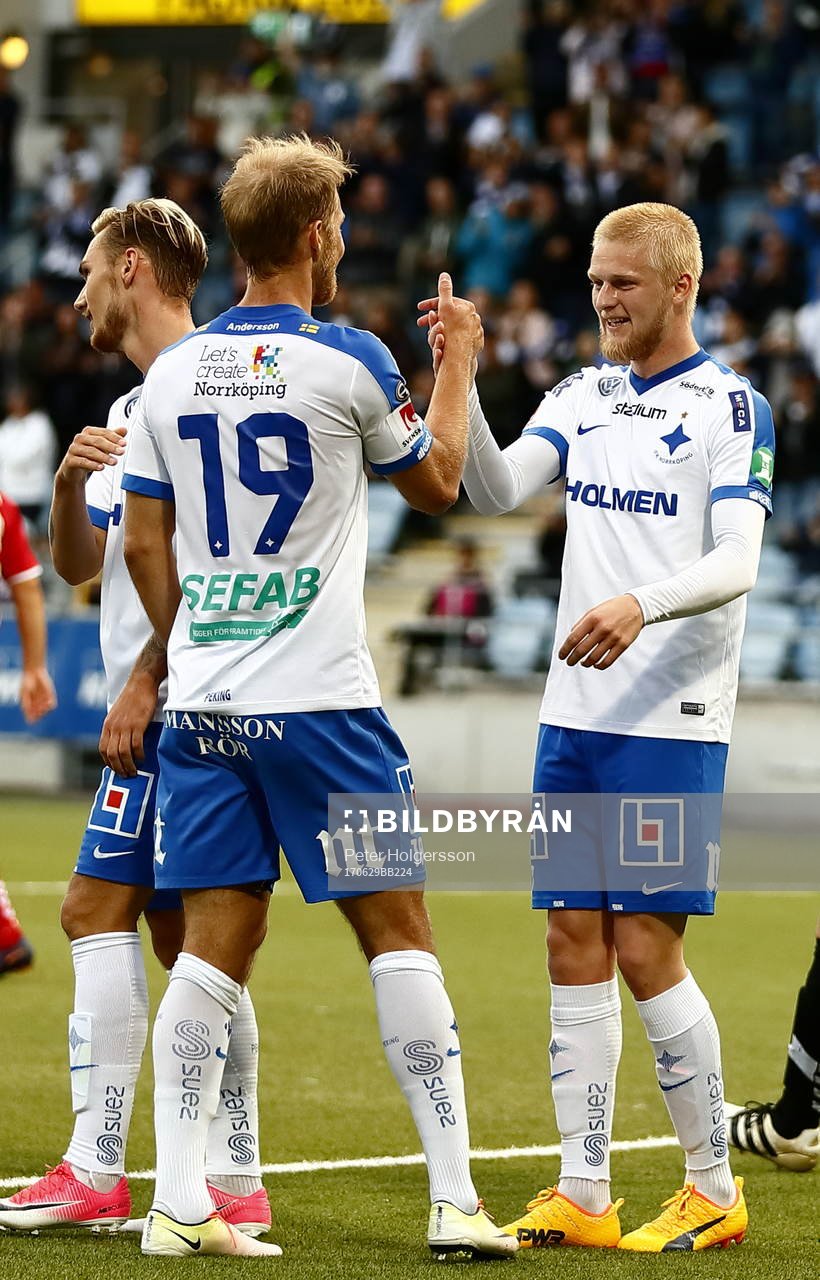 Norrköpings Sebastian Andersson och Kalle Holmberg jublar