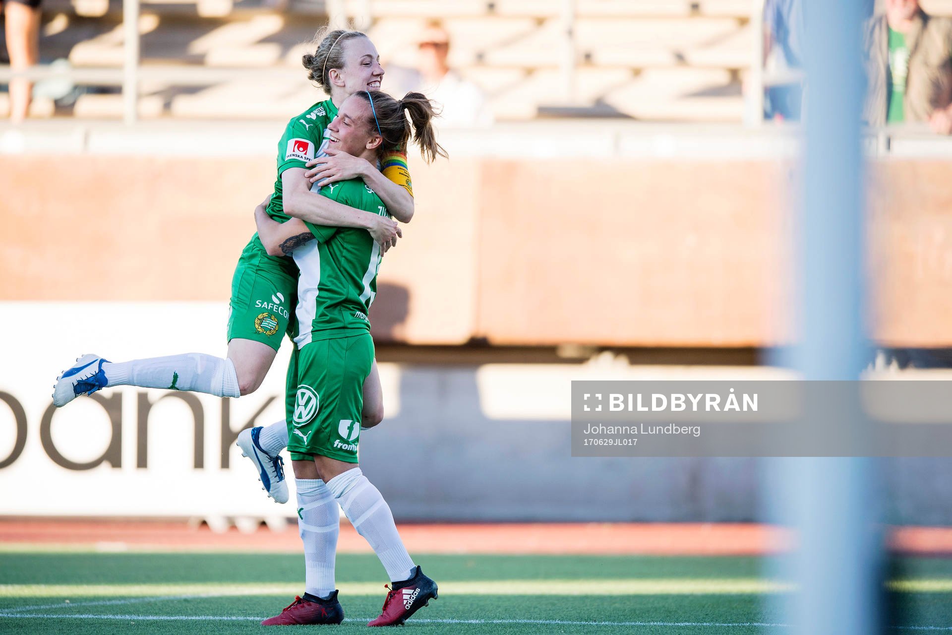 Hammarbys Julia Zigiotti Olme jublar