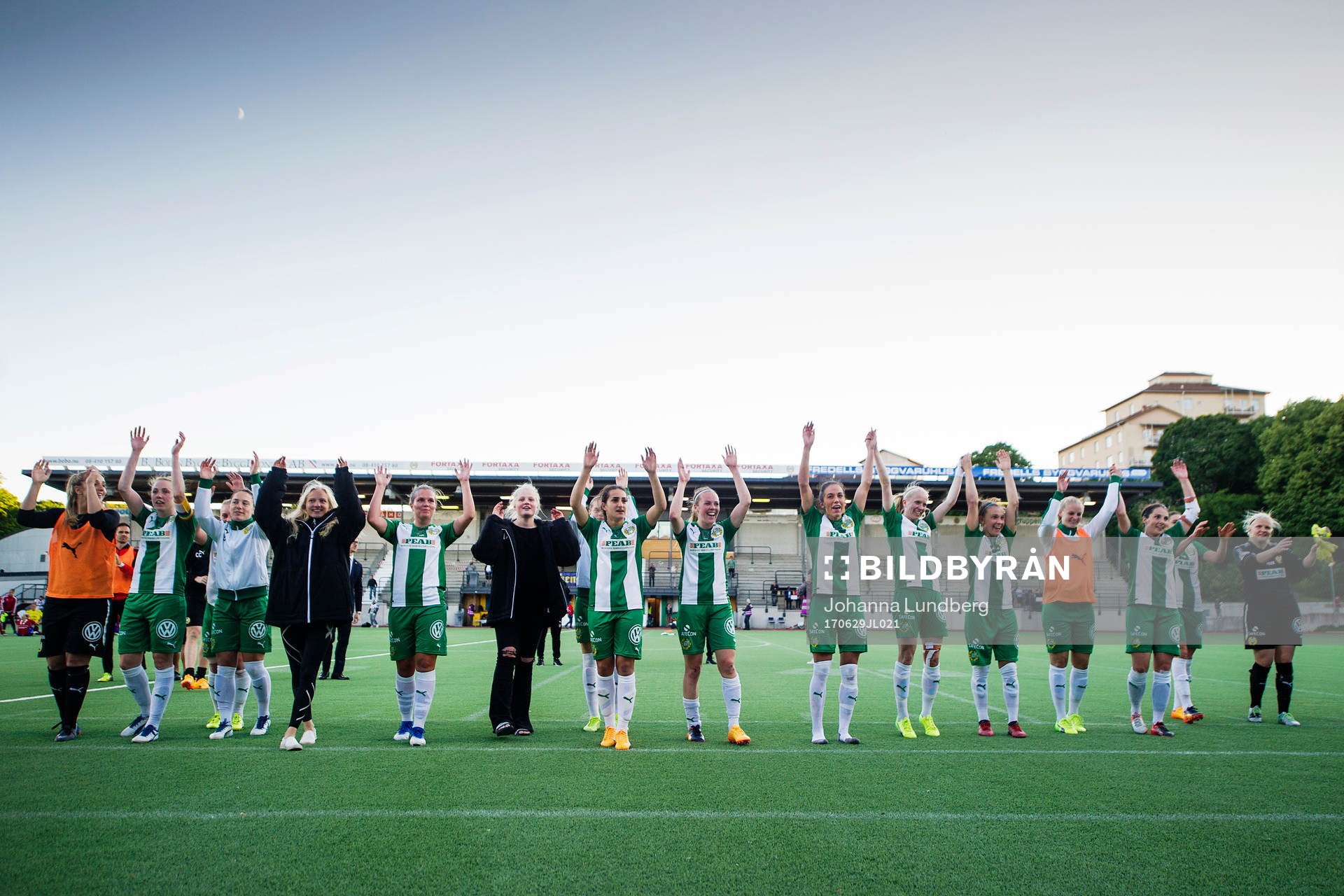 Hammarbys spelare jublar
