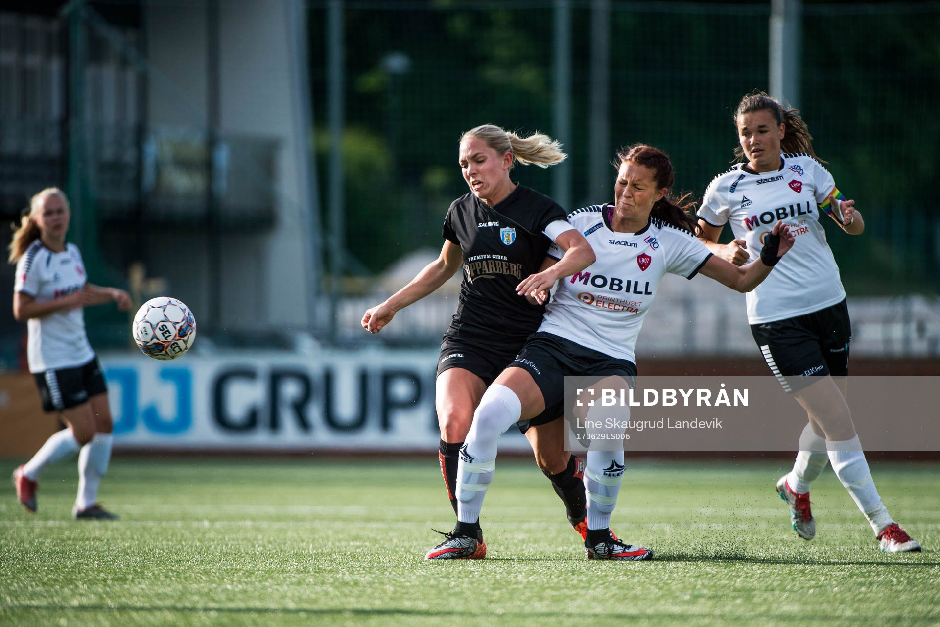 Göteborgs Elin Rubensson och LB07s Elin Björklund