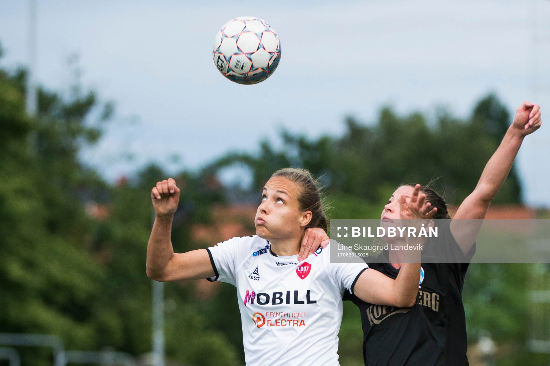 LB07s Anna Björk Kristjánsdóttir och Göteborgs Pauline