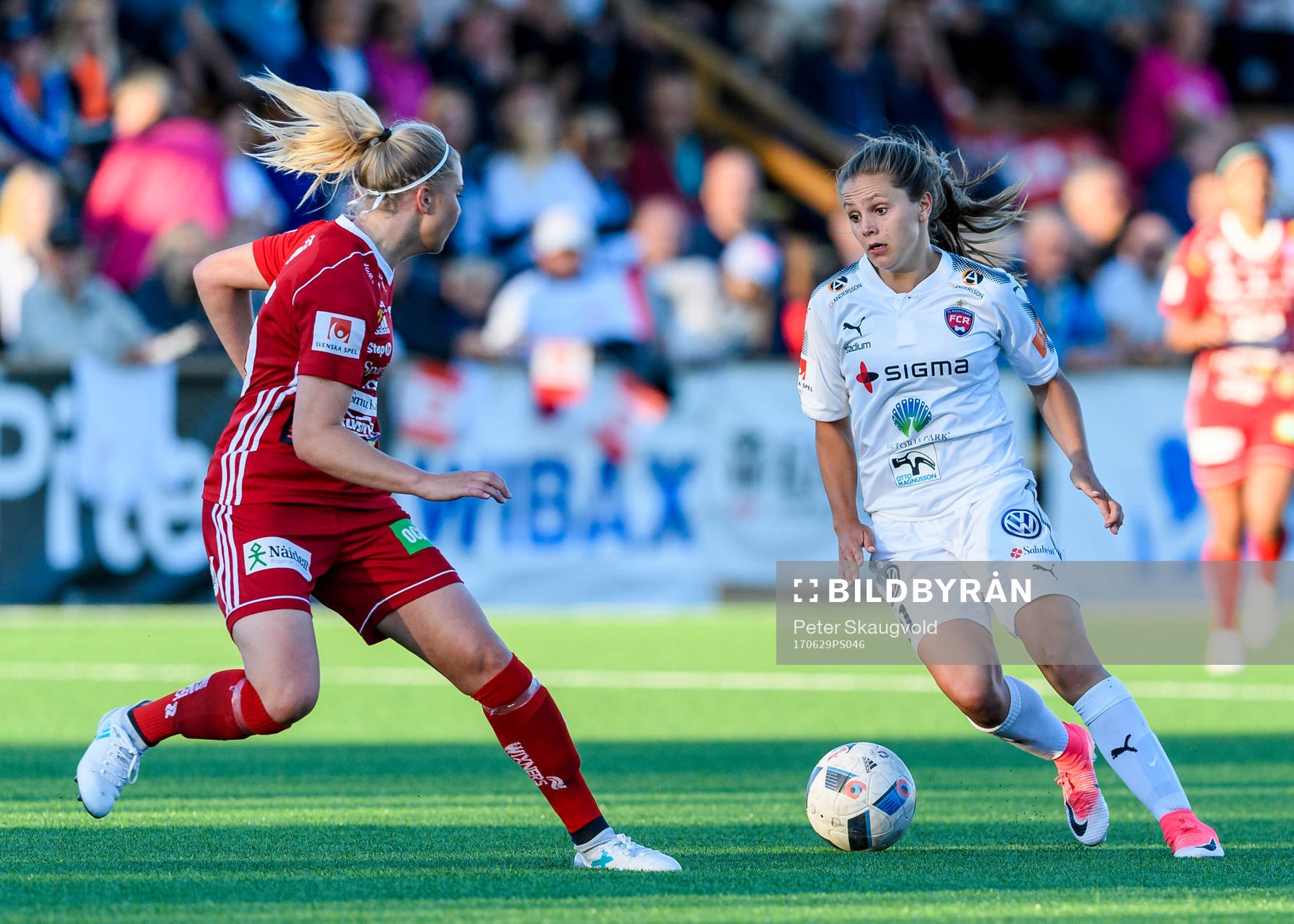 Rosengårds Lieke Martens med bollen