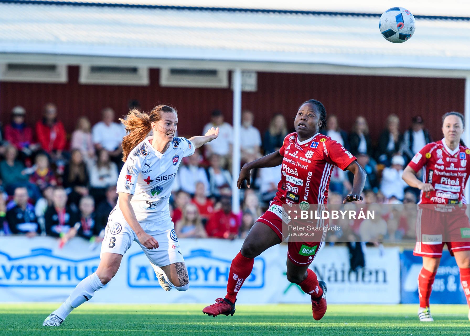 Rosengårds Lotta Schelin och Piteås Faith Ikidi