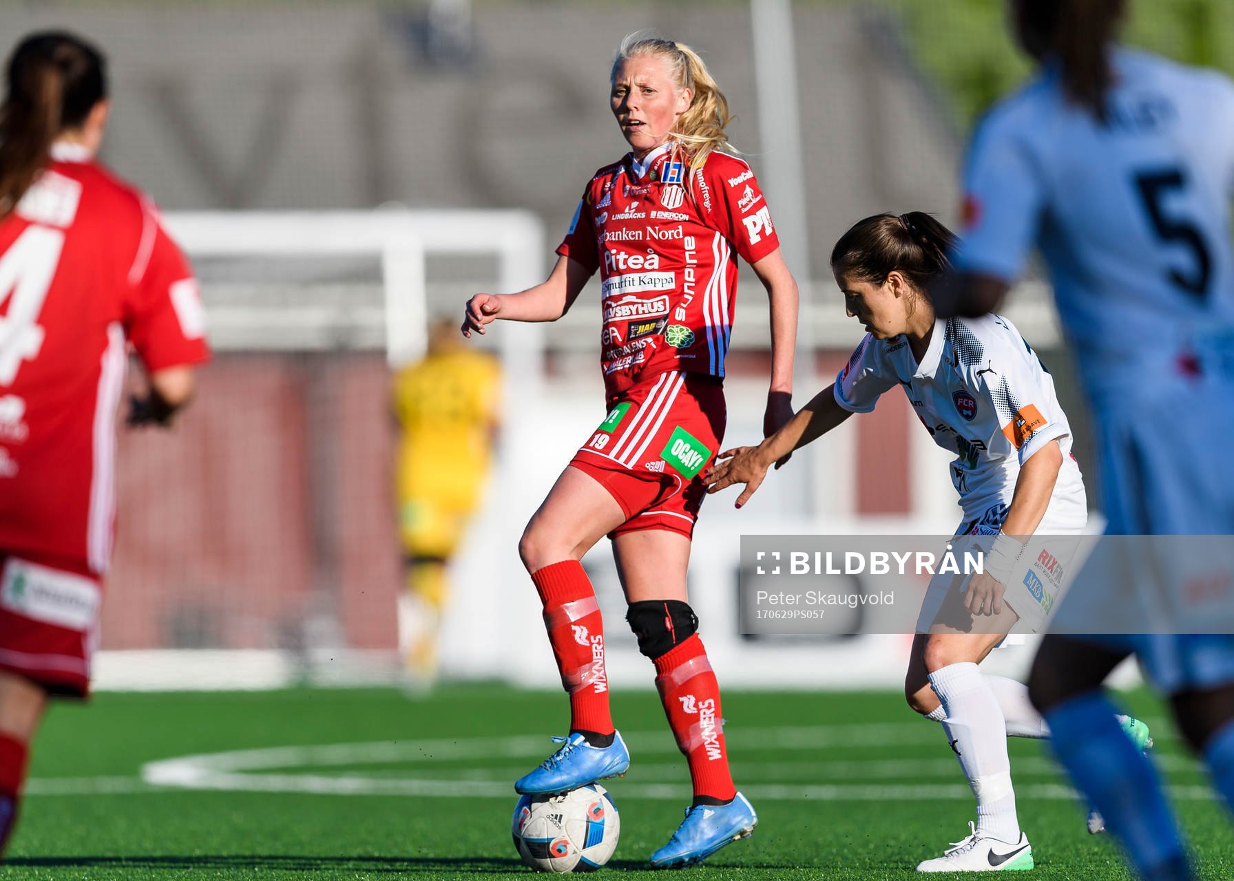 Piteås Elin Bragnum med bollen