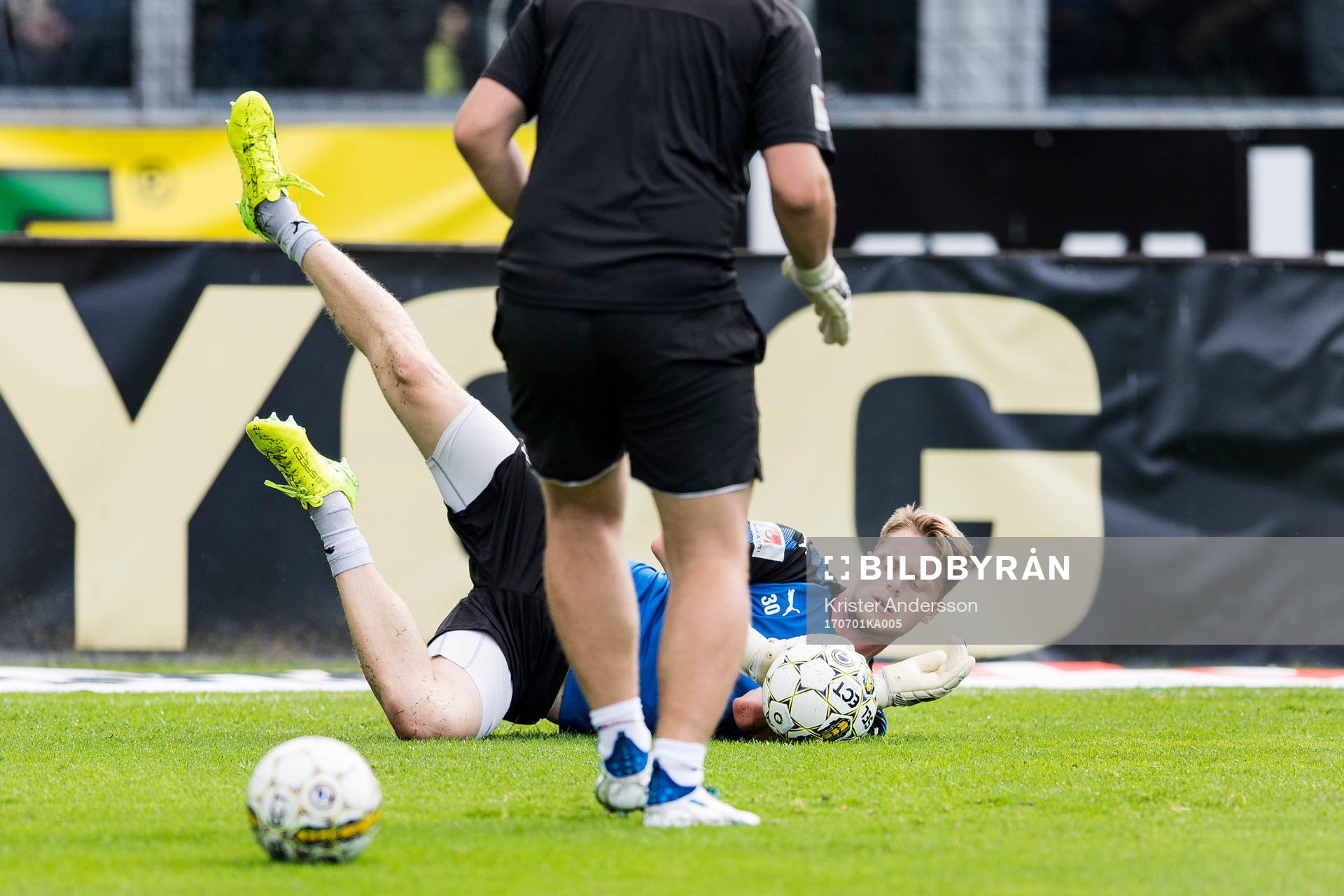 Halmstads målvakt Malkolm Nilsson före fotbollsmatchen i