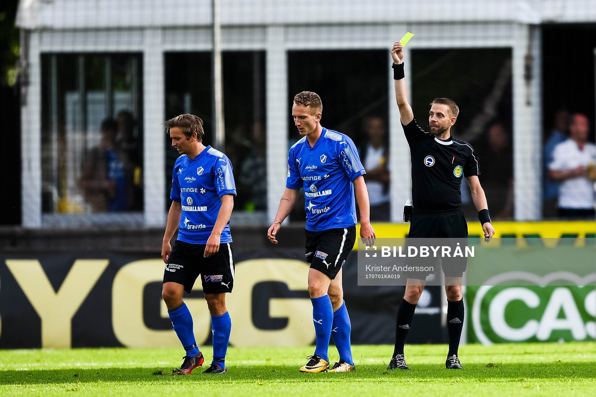 Halmstads Andreas Bengtsson får en varning