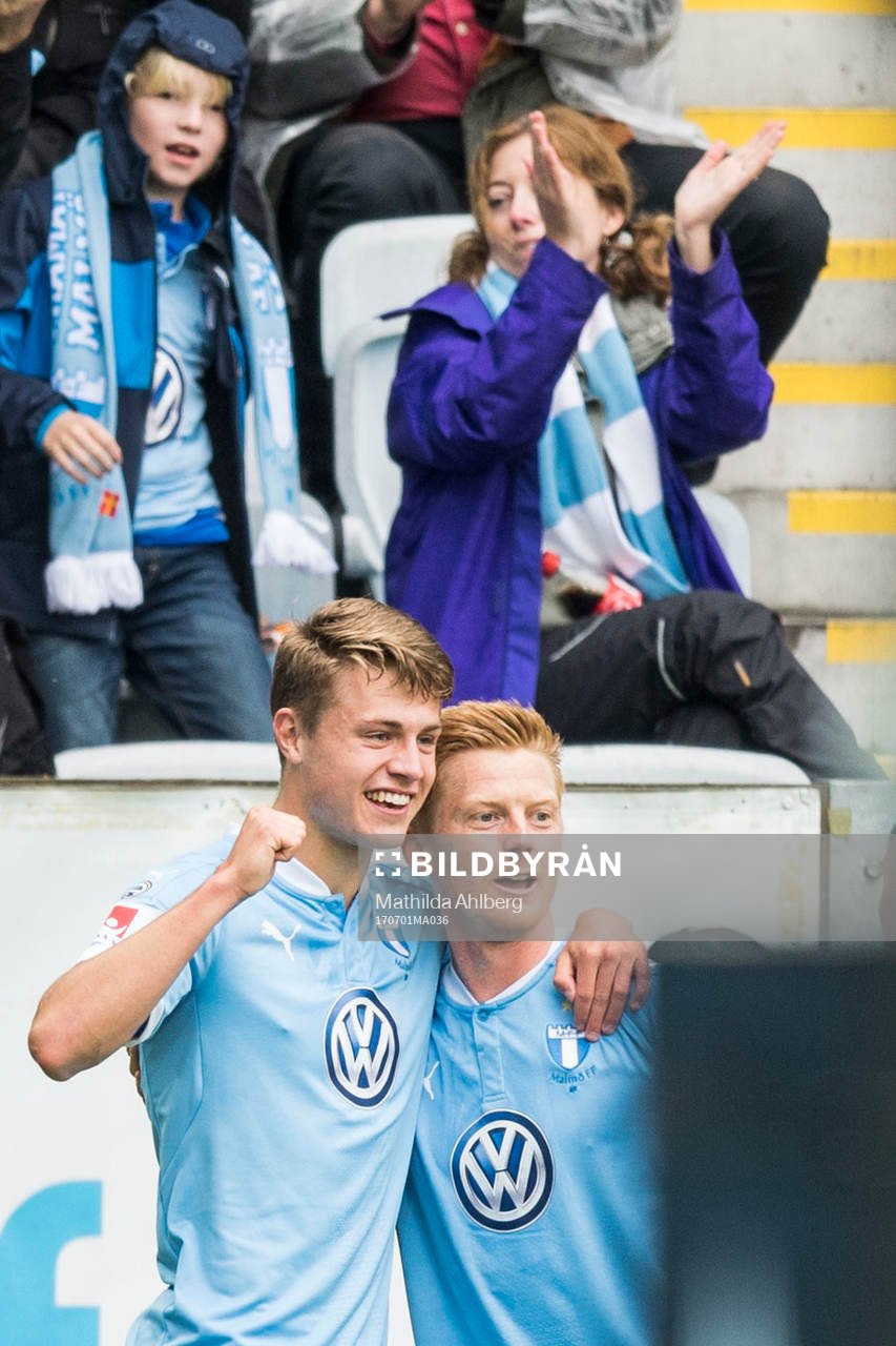 Malmö FFs Mattias Svanberg jublar tillsamens med Anders