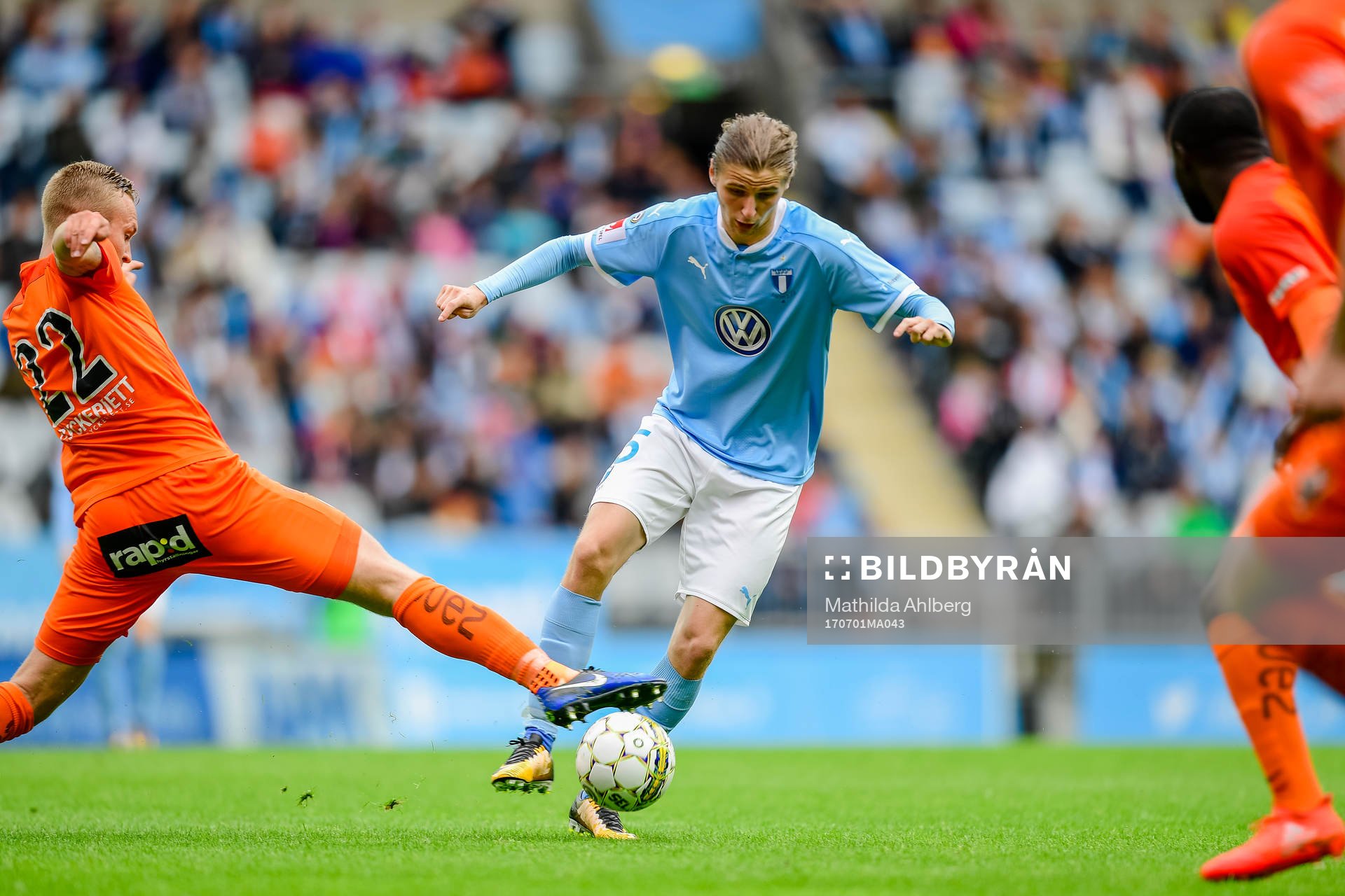 Malmö FFs Pawel Cibicki och AFC Eskilstunas Alexander