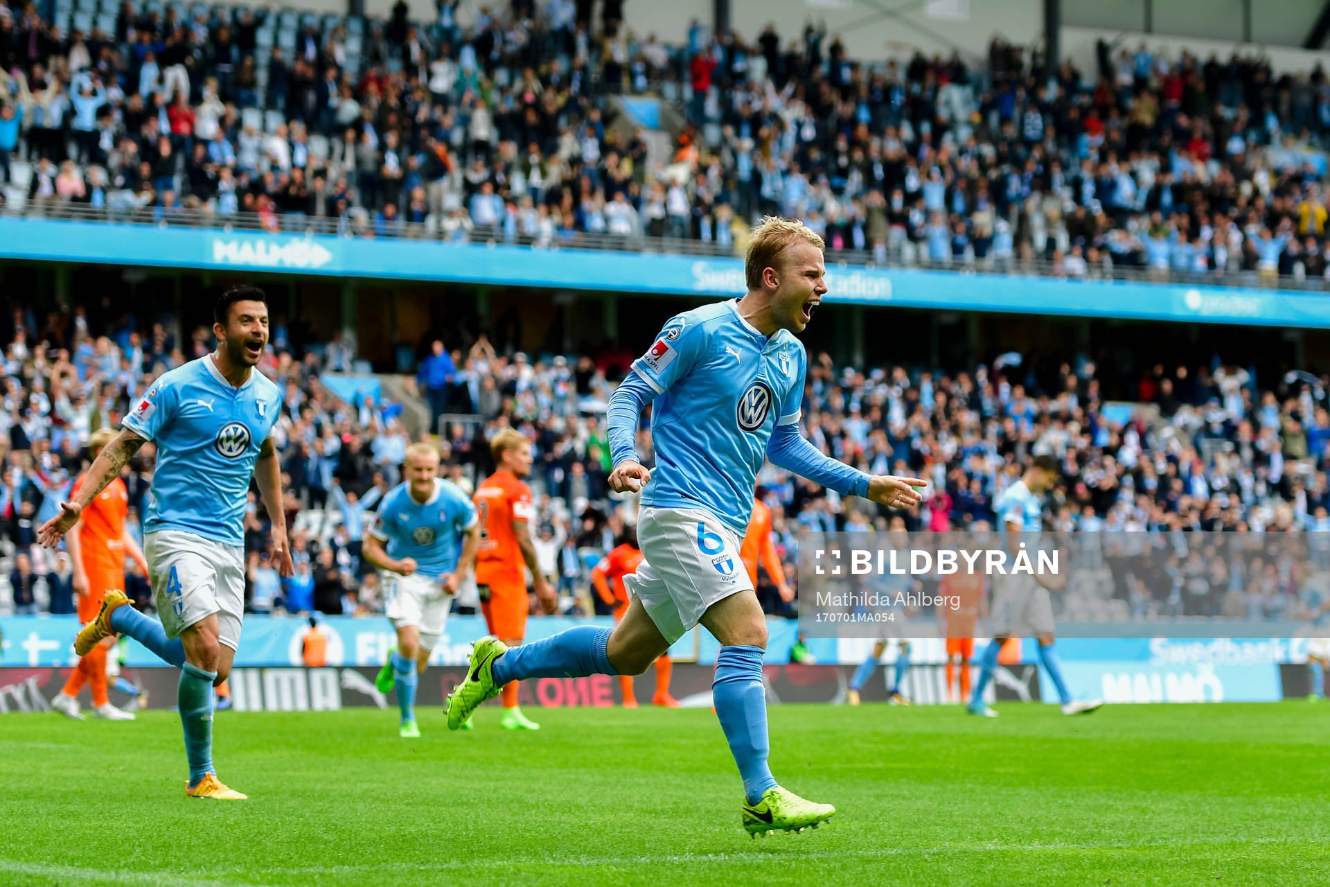 Malmö FFs Oscar Lewicki jublar