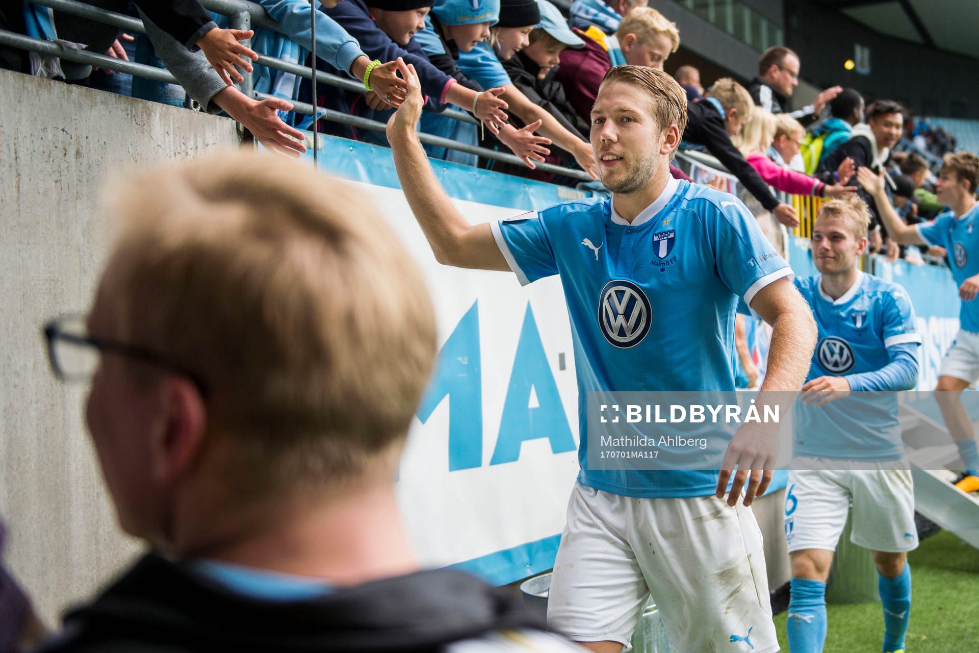 Malmö FFs Anton Tinnerholm tackar publiken
