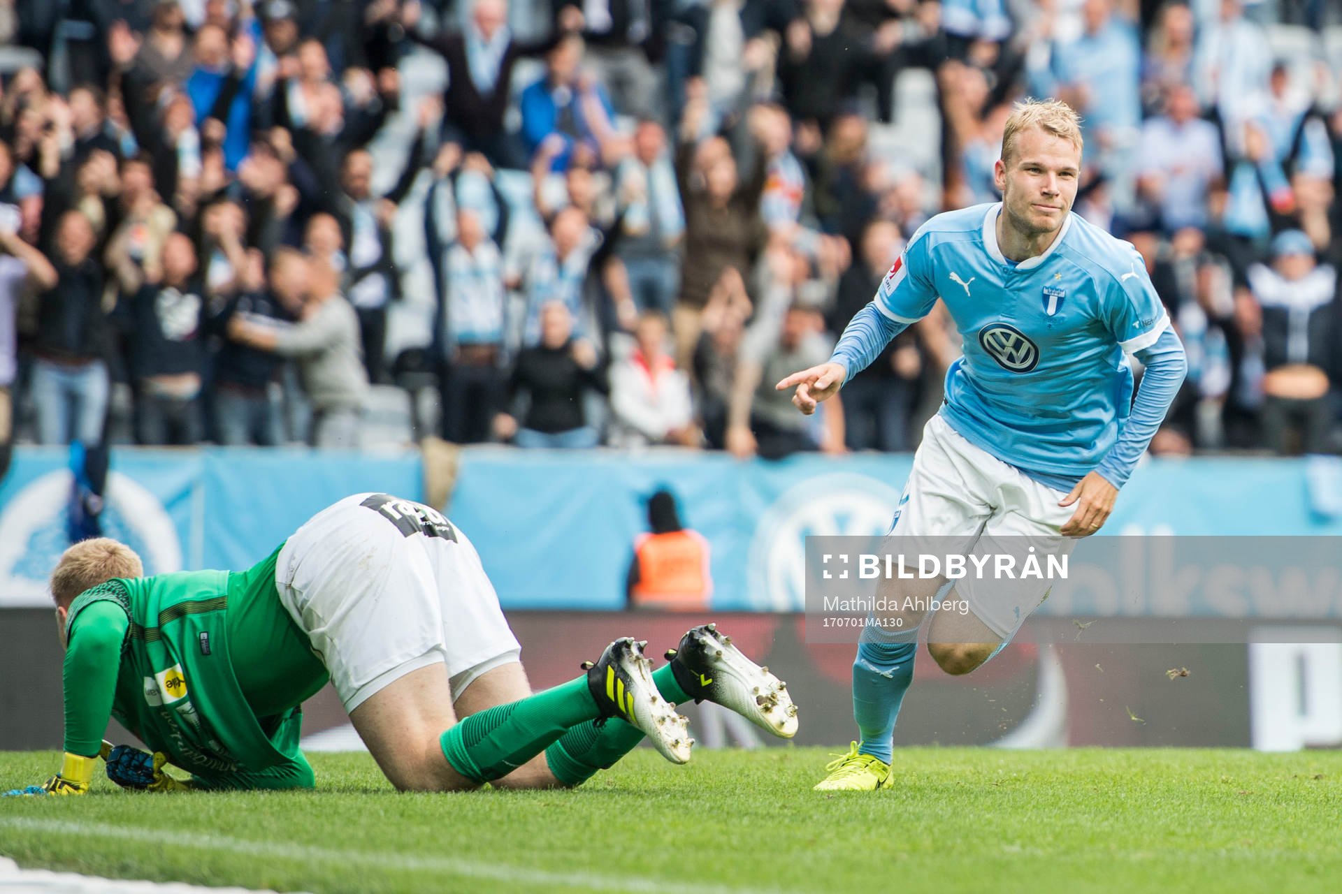 Malmö FFs Oscar Lewicki jublar