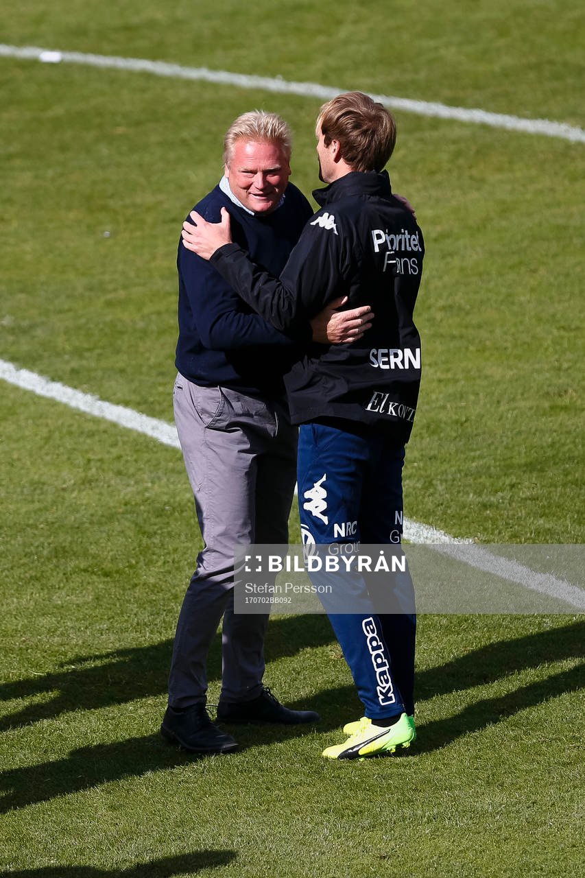 IFK Göteborgs tränare Jörgen Lennartsson jublar
