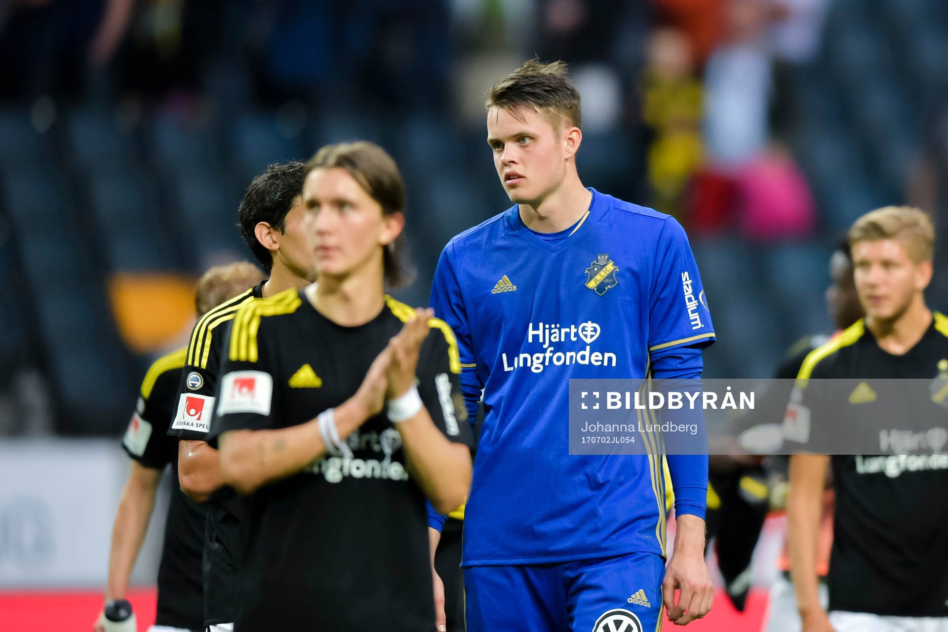 s målvakt Oscar Linnér deppar
