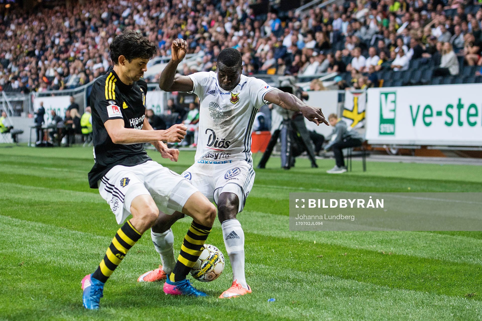 s Jesper Nyholm och Östersunds Ken Sema