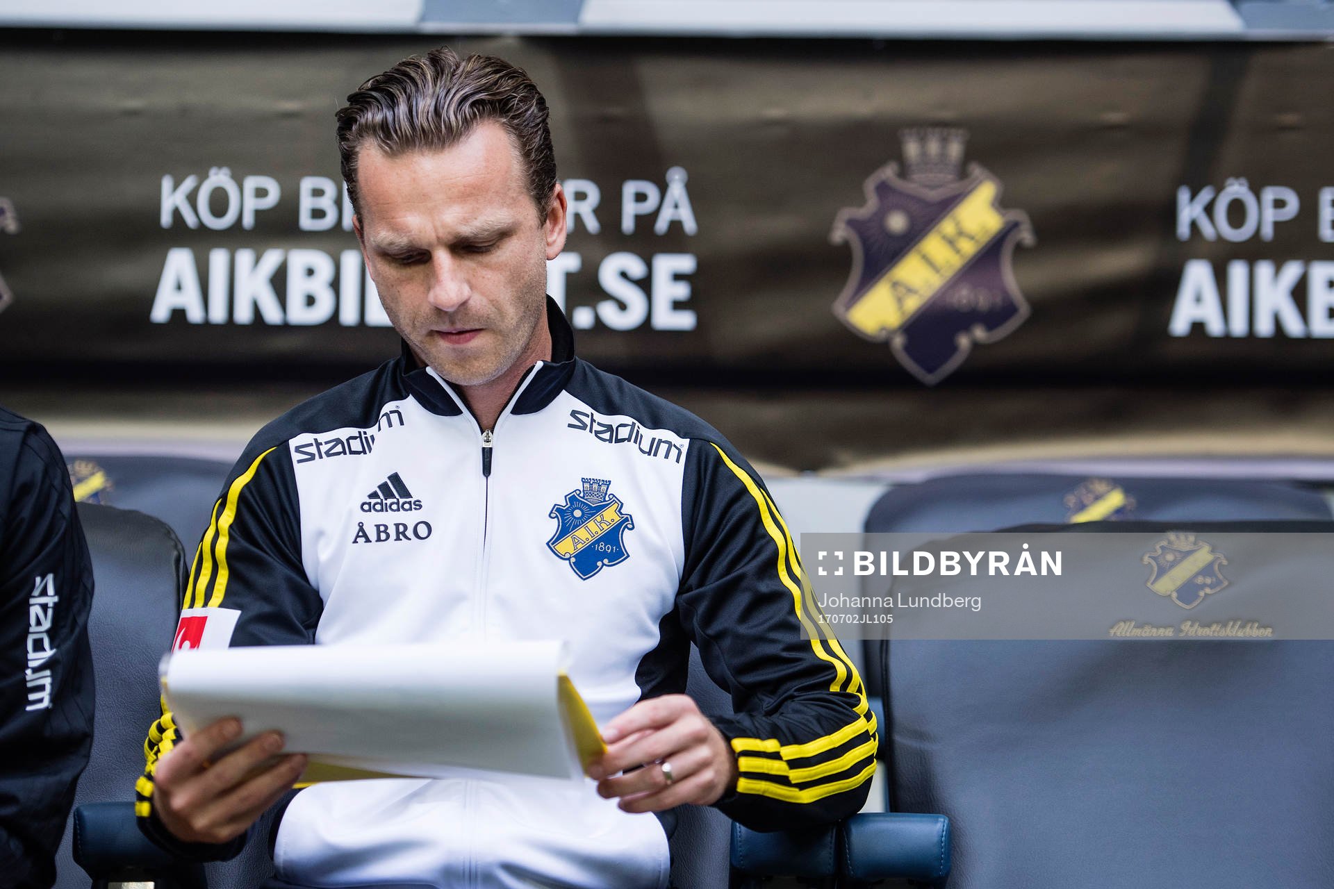 s assisterande tränare Bartosz Grzelak