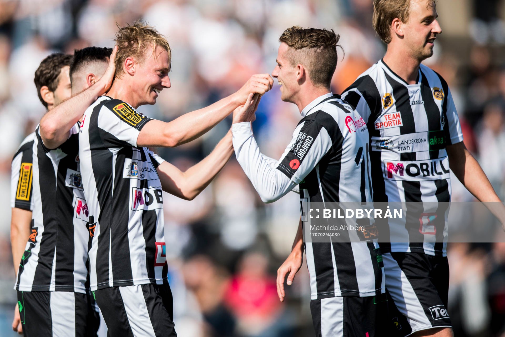 Landskronas Måns Ekvall jublar med lagkamrater
