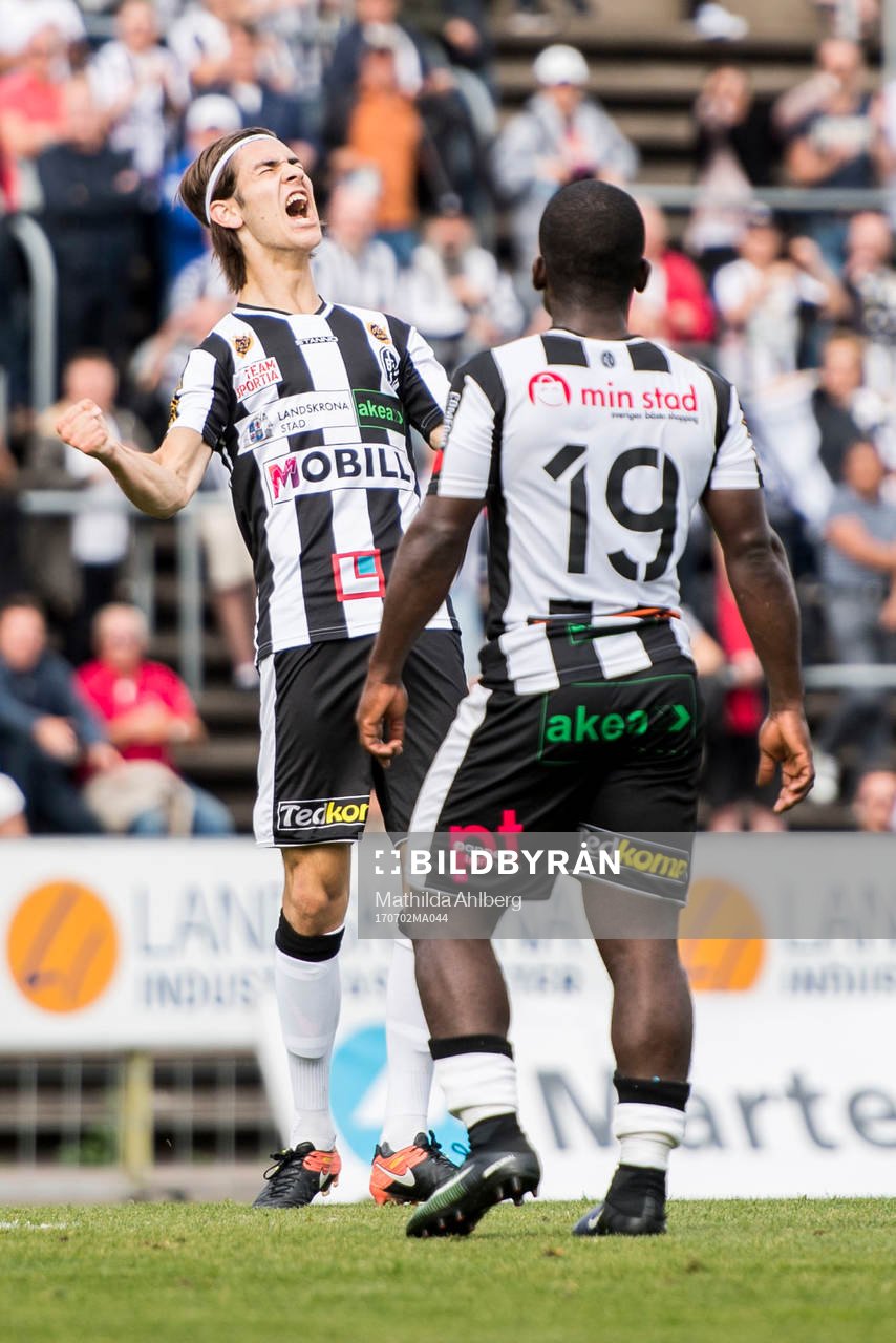 Landskronas Adi Nalic jublar efter att han gjort 4-0 under fotbollsmatchen i Division 1 Södra mellan Landskrona BoIS och Oddevold den 2 juli 2017 i Landskrona.