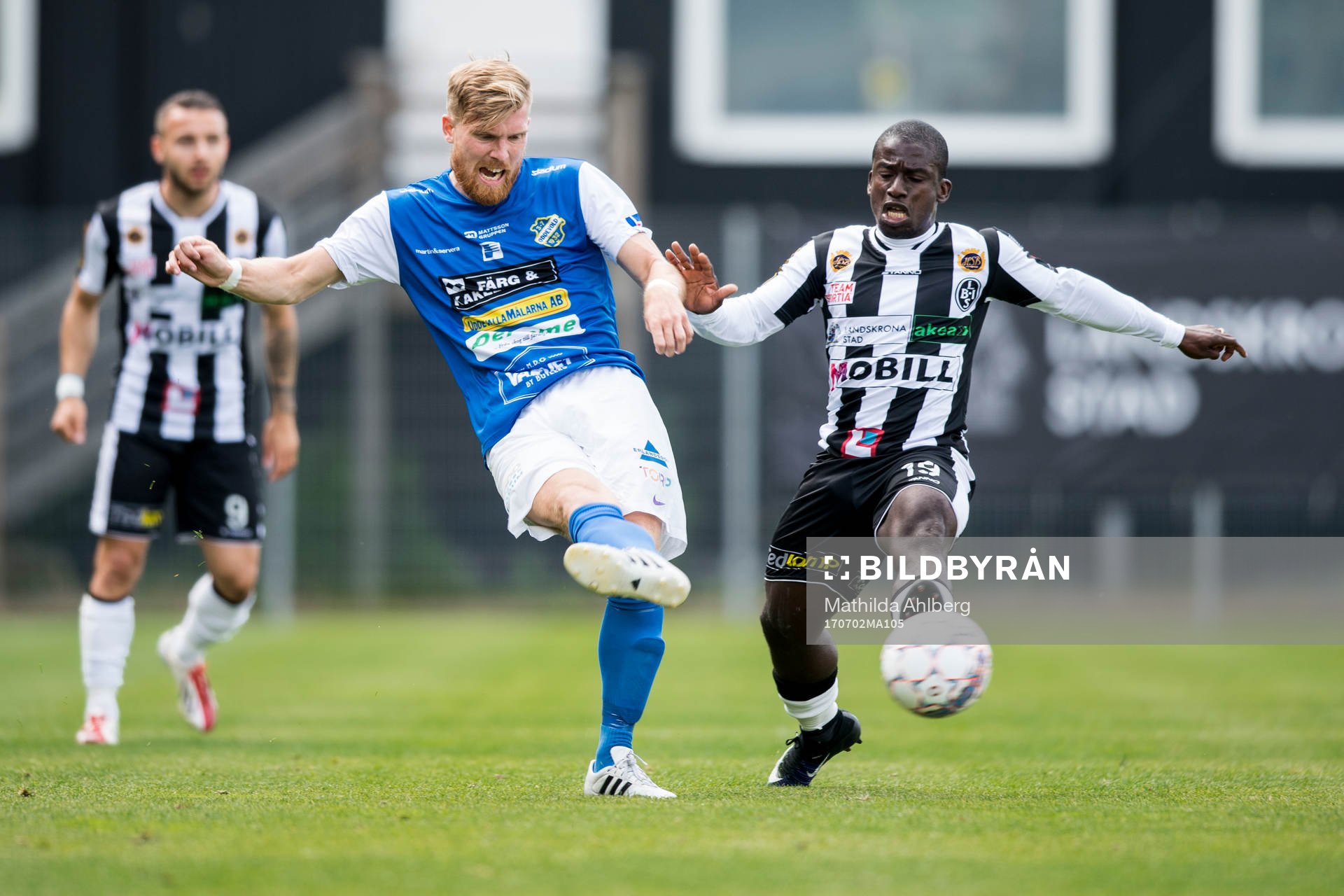 Oddevolds Robert Kjellman och Landskronas Thierry Zahui
