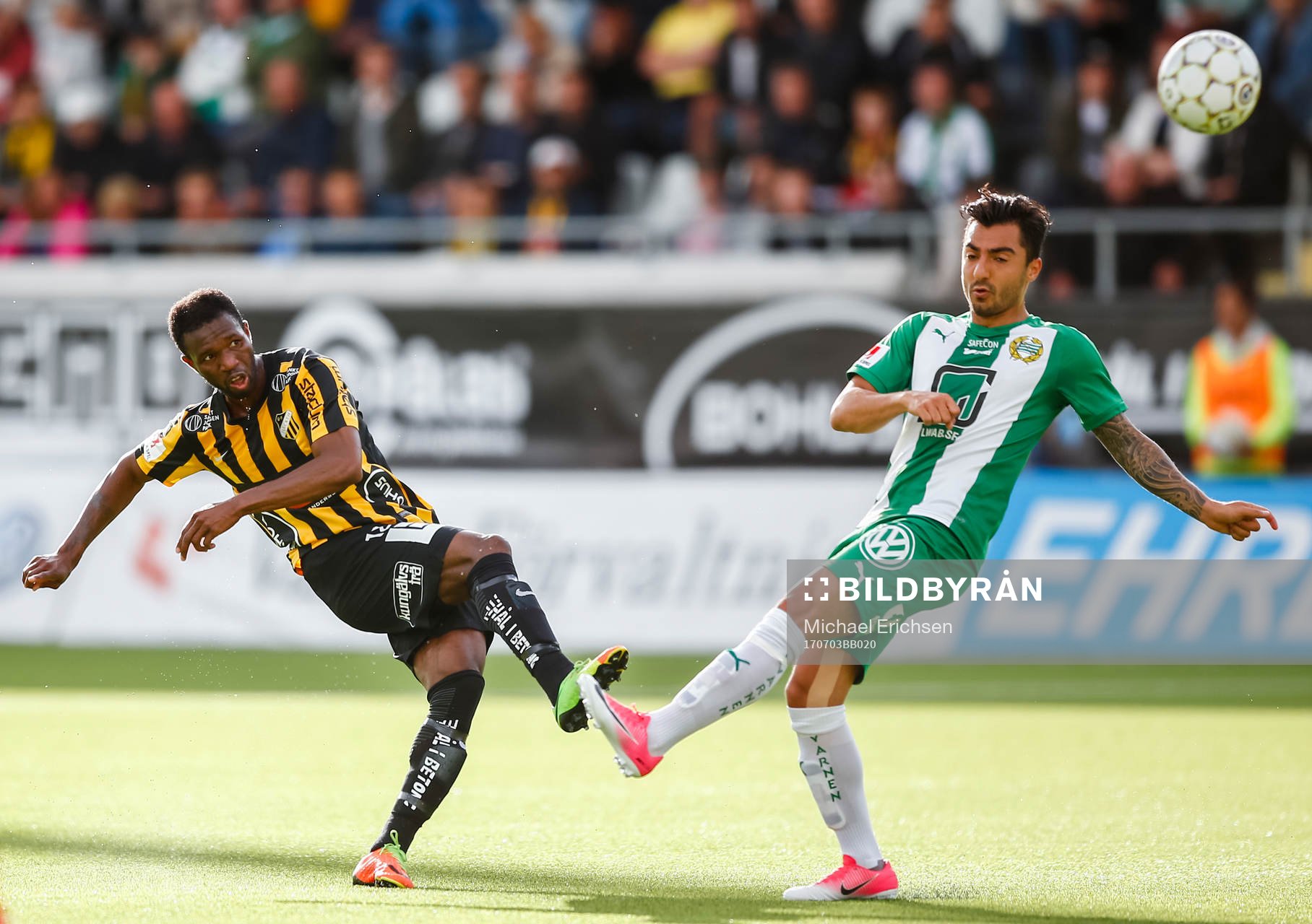 Häckens Mohammed Abubakari och Hammarbys Jiloan Hamad