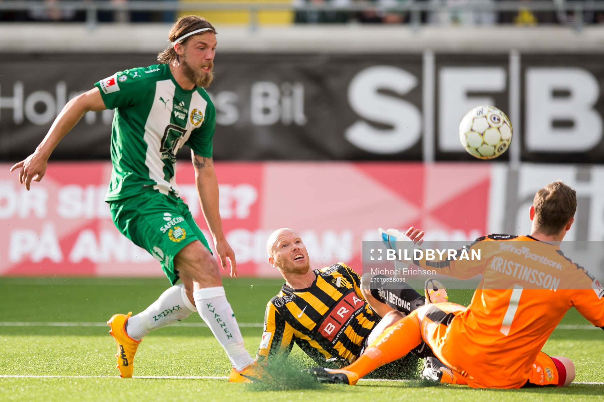 Häckens Alexander Farnerud skjuter 1-0 bakom Hammarbys