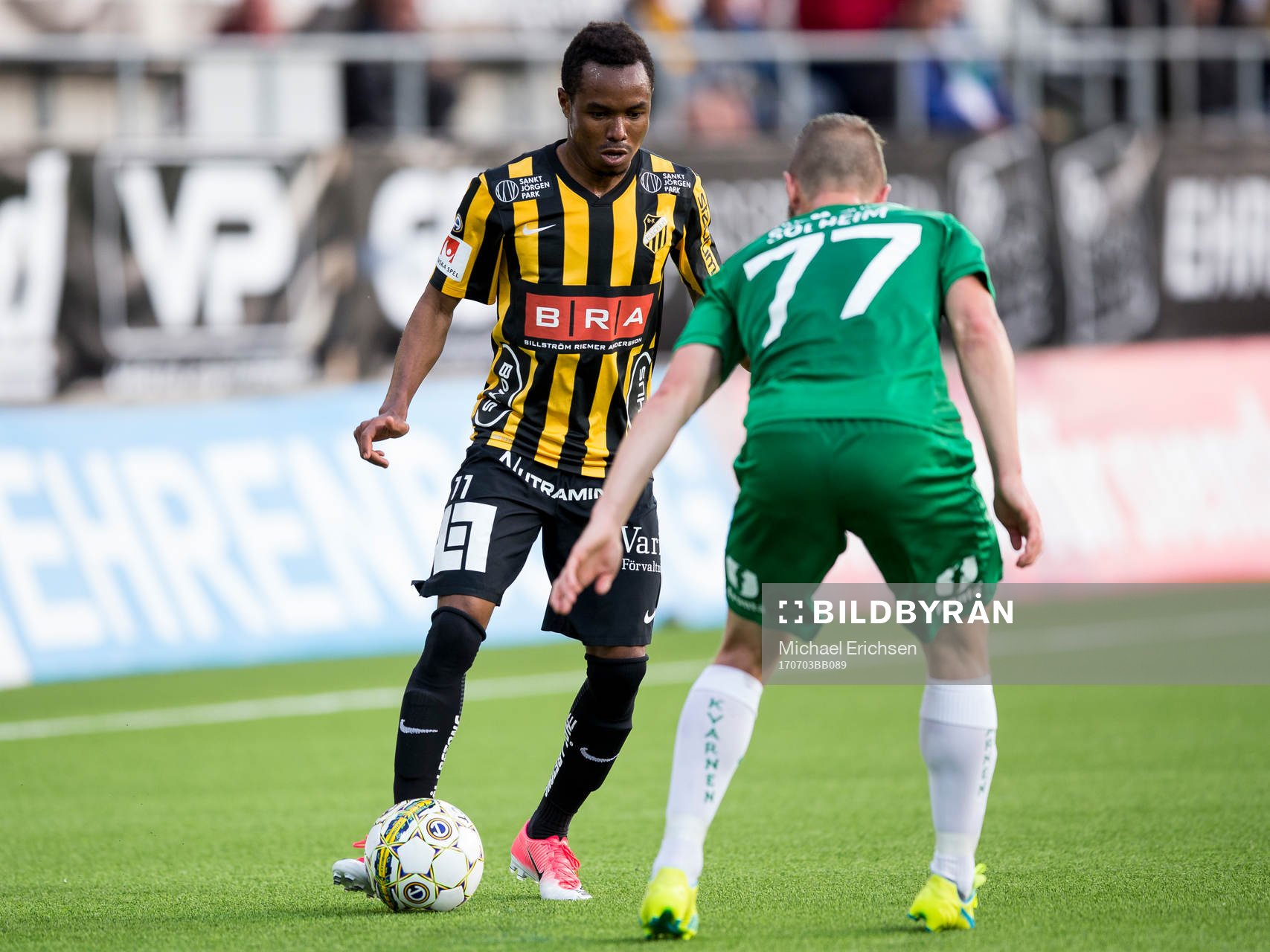 Häckens Nasiru Mohammed mot Hammarbys Mats Solheim
