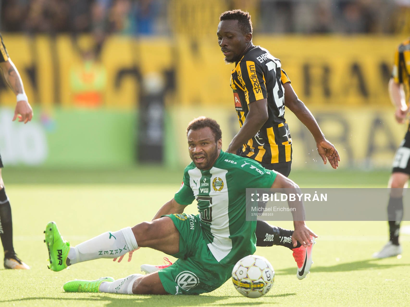 Häckens Chisom Egbuchulam fäller Hammarbys Serge-Junior