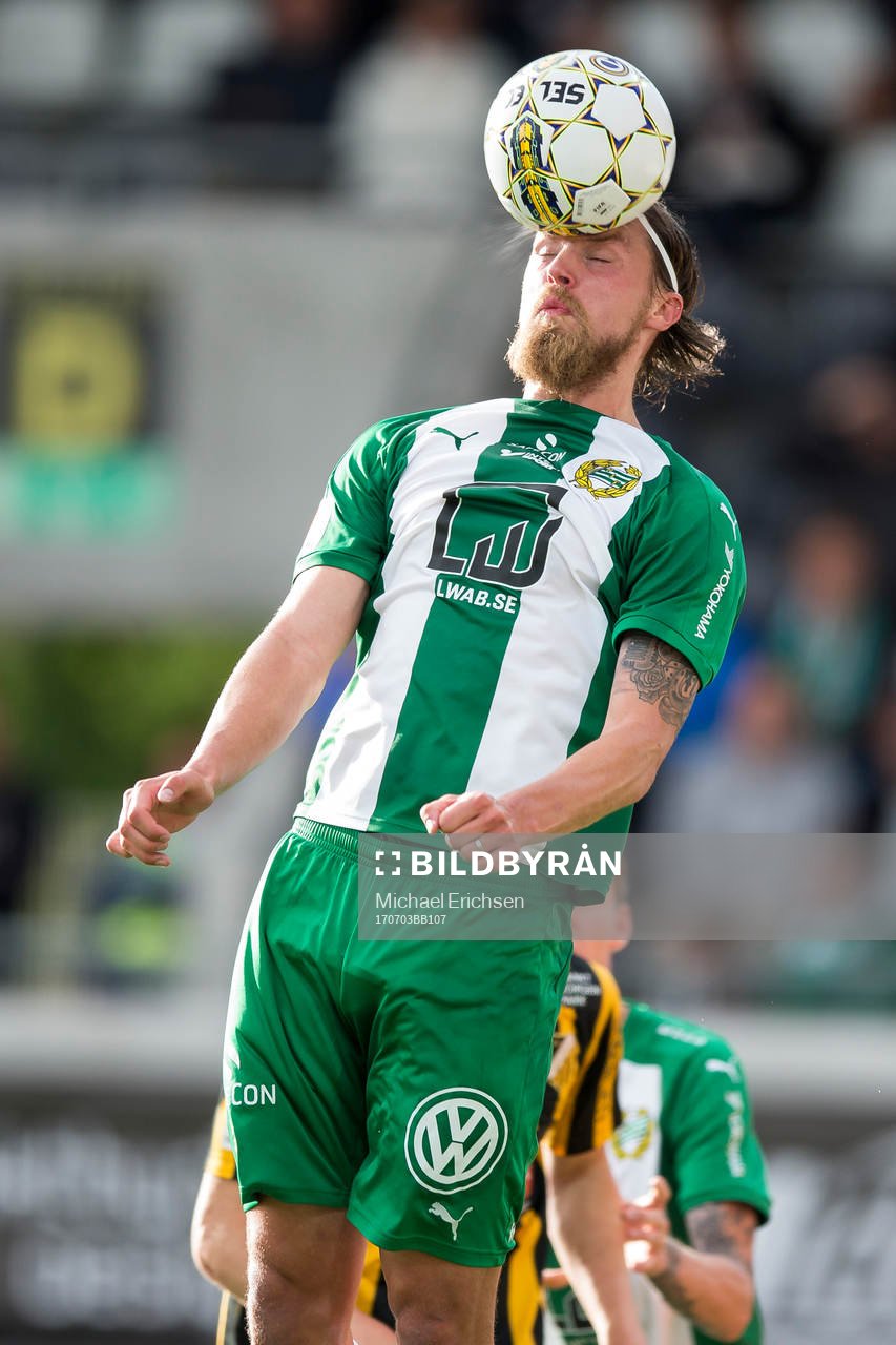 Hammarbys Björn Paulsen nickar