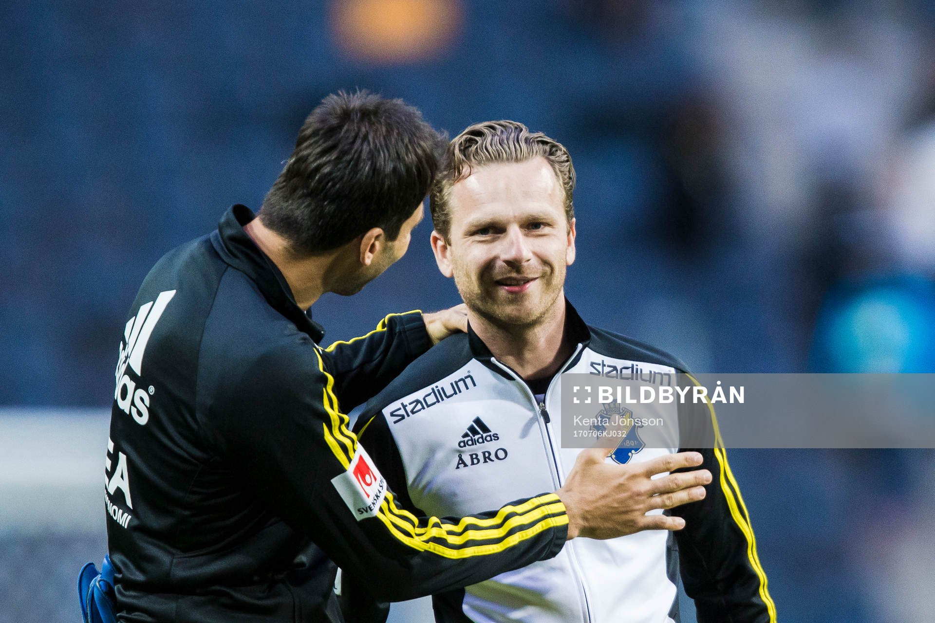 s assisterande tränare Bartosz Grzelak  och målvakt