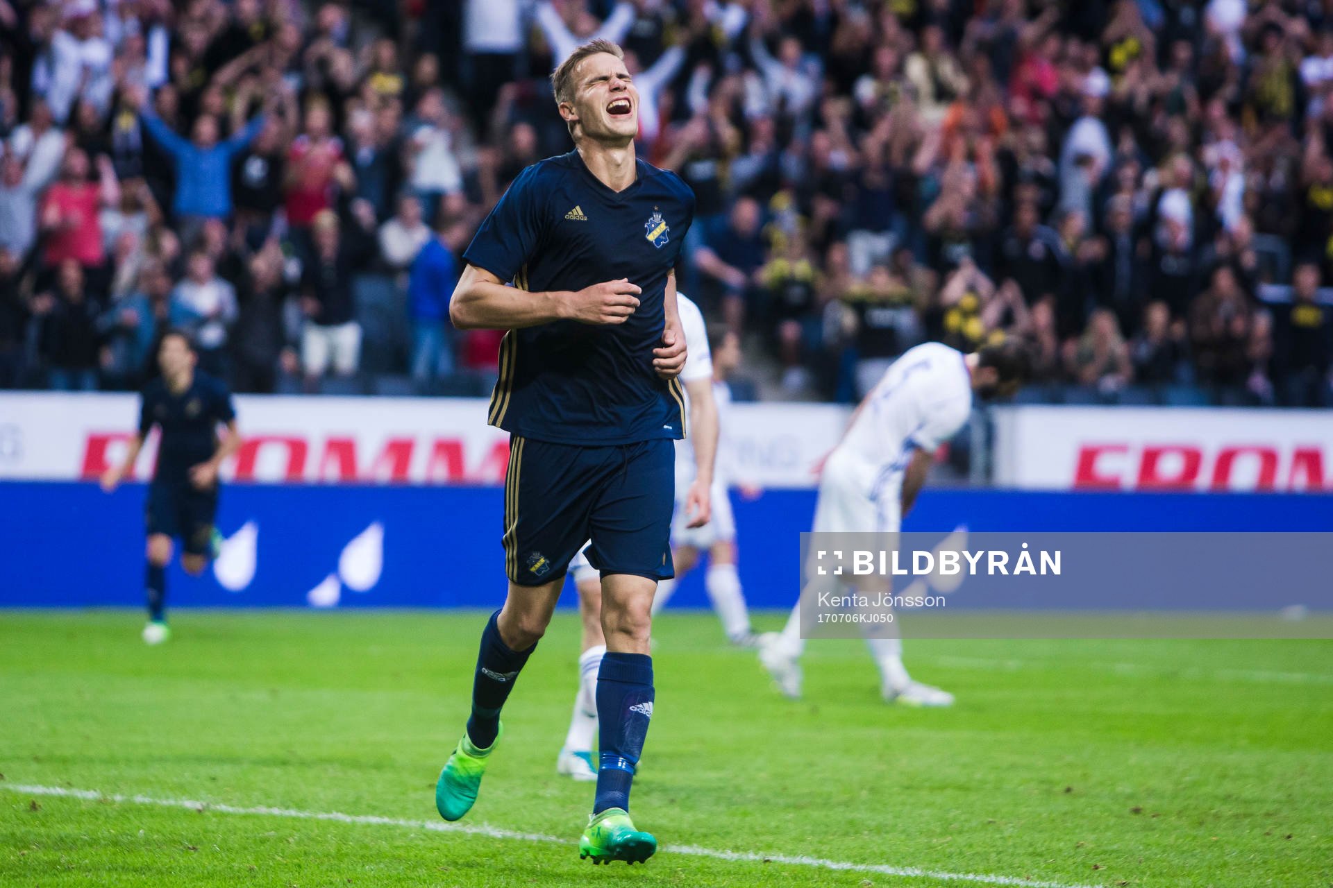 s Eero Markkanen jublar
