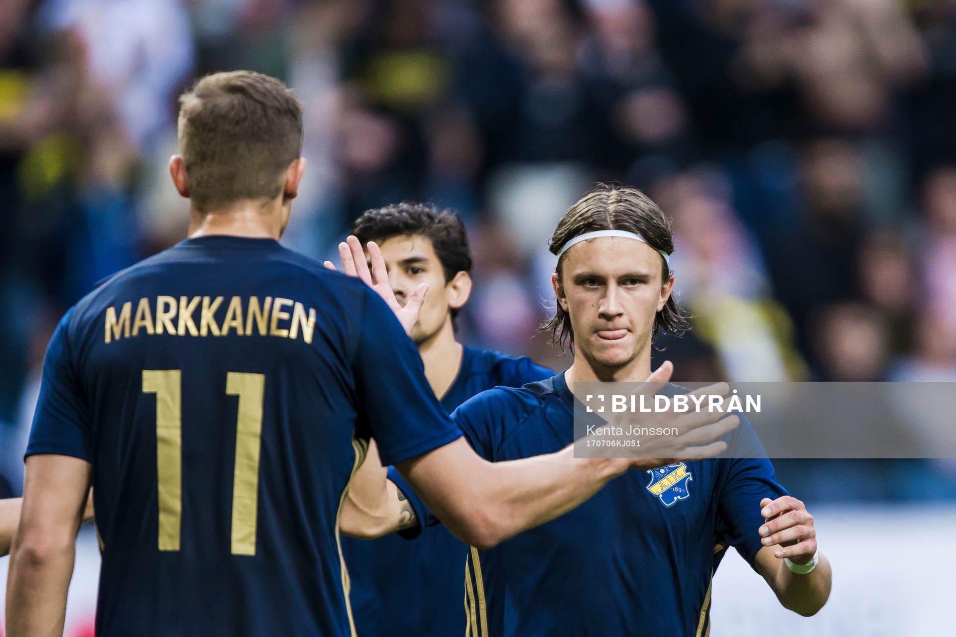 s Kristoffer Olsson jublar med Eero Markkanen