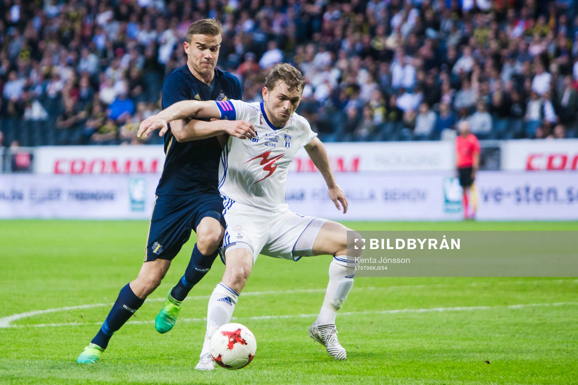 s Eero Markkanen och Klaksviks Jonas F Rasmussen
