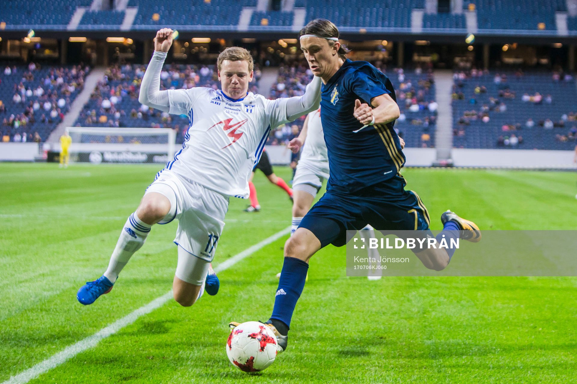 s Kristoffer Olsson och Klaksviks Hördur Askham