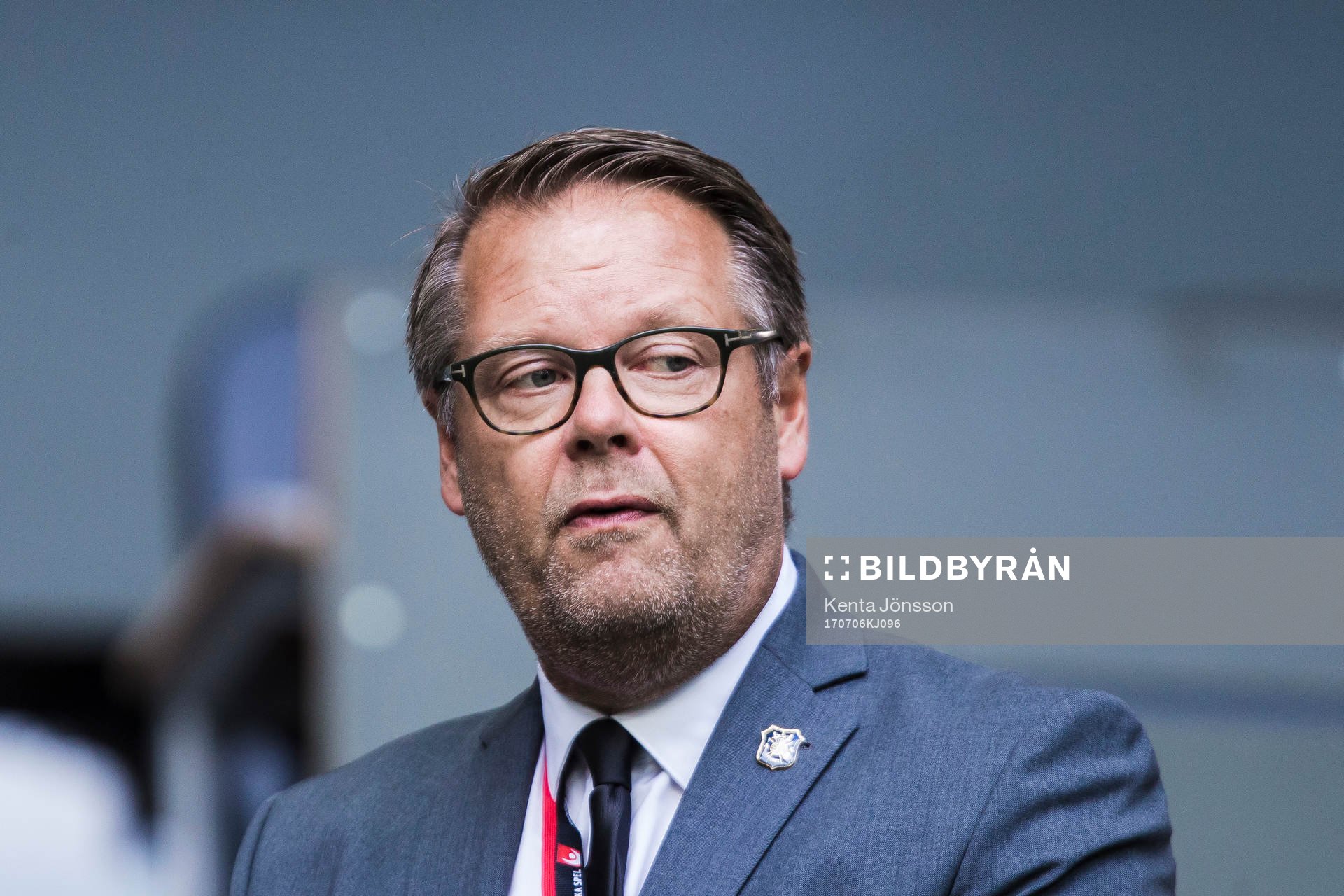 s VD Mikael Ahlerup innan fotbollsmatchen i kvalet till